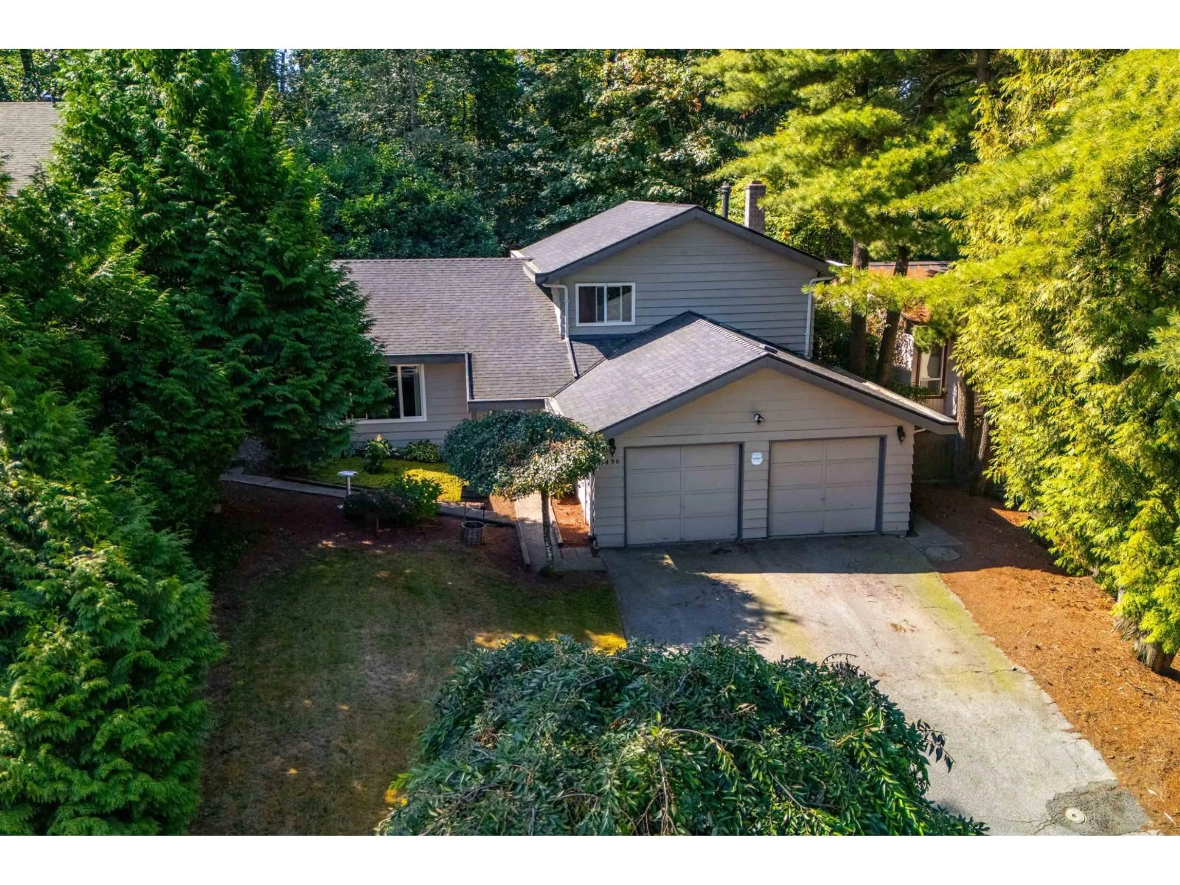 A pic from outside/outdoor area/front of a property/back of a property/a pic from drone, unknown for 11436 ROYAL, Surrey British Columbia V3V6V6
