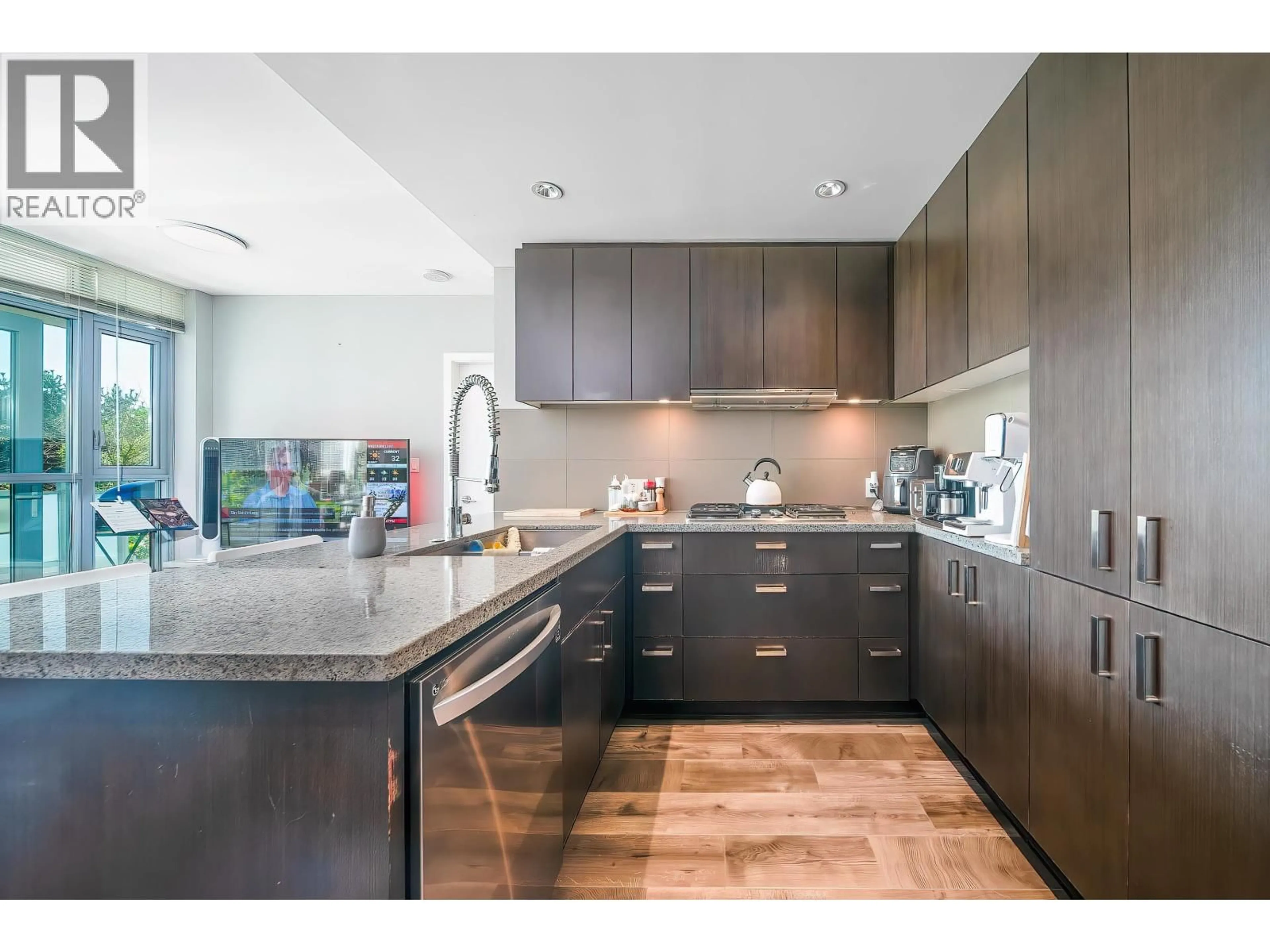 Contemporary kitchen, unknown for 608 - 3008 GLEN DRIVE, Coquitlam British Columbia V3B0J5