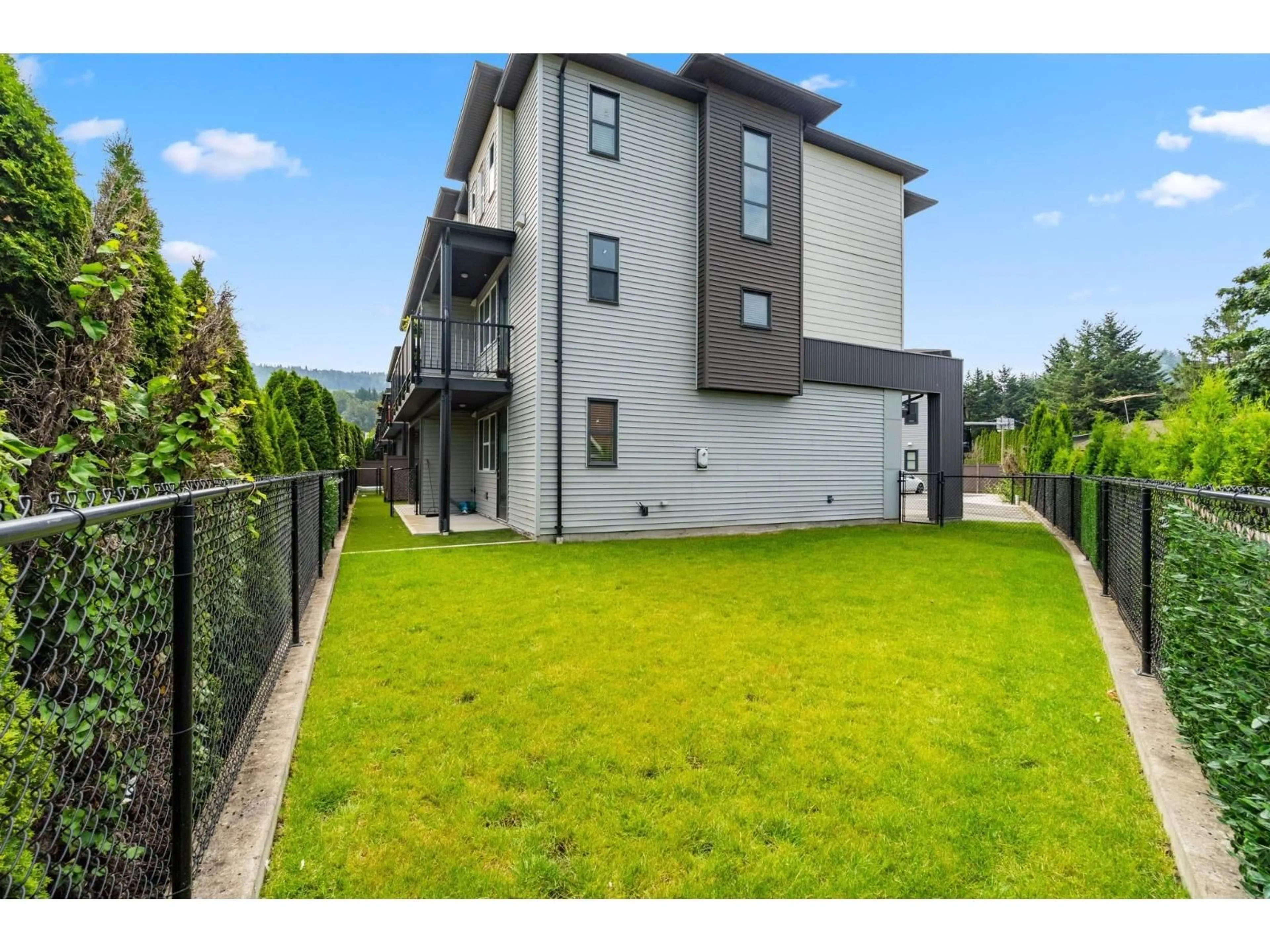 A pic from outside/outdoor area/front of a property/back of a property/a pic from drone, unknown for 15 - 6029 PROMONTORY ROAD, Chilliwack British Columbia V2R6B1