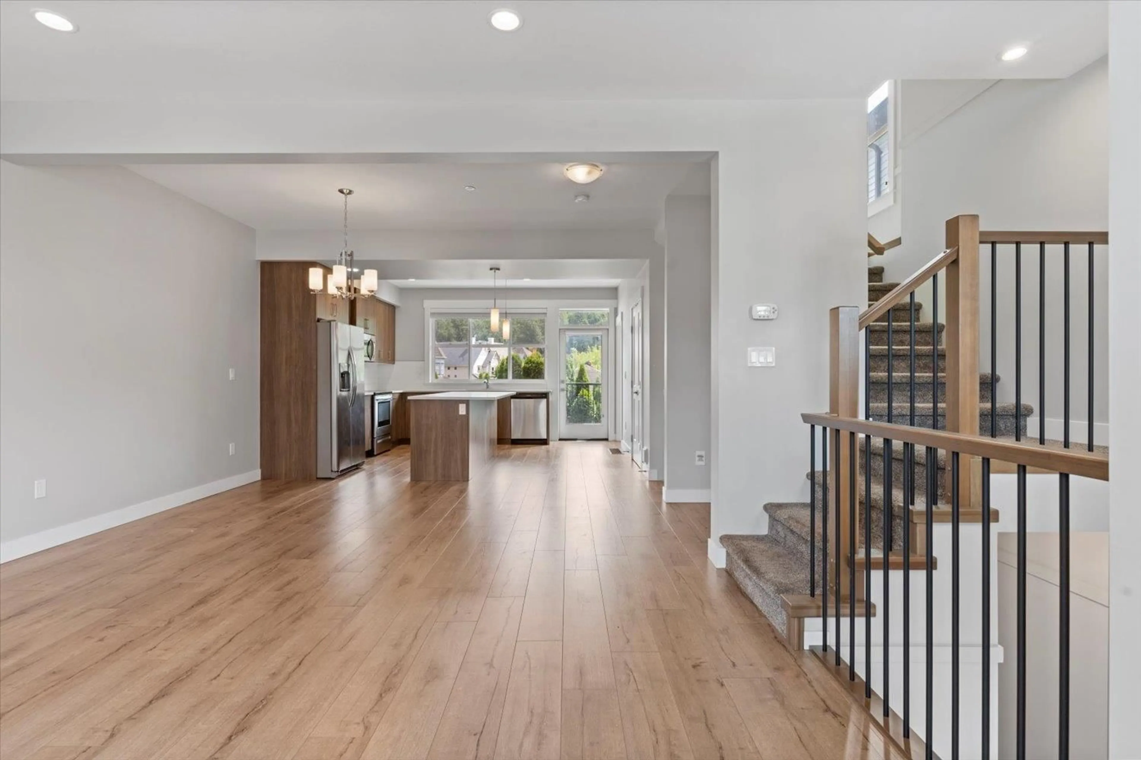 Indoor entryway for 15 - 6029 PROMONTORY ROAD, Chilliwack British Columbia V2R6B1