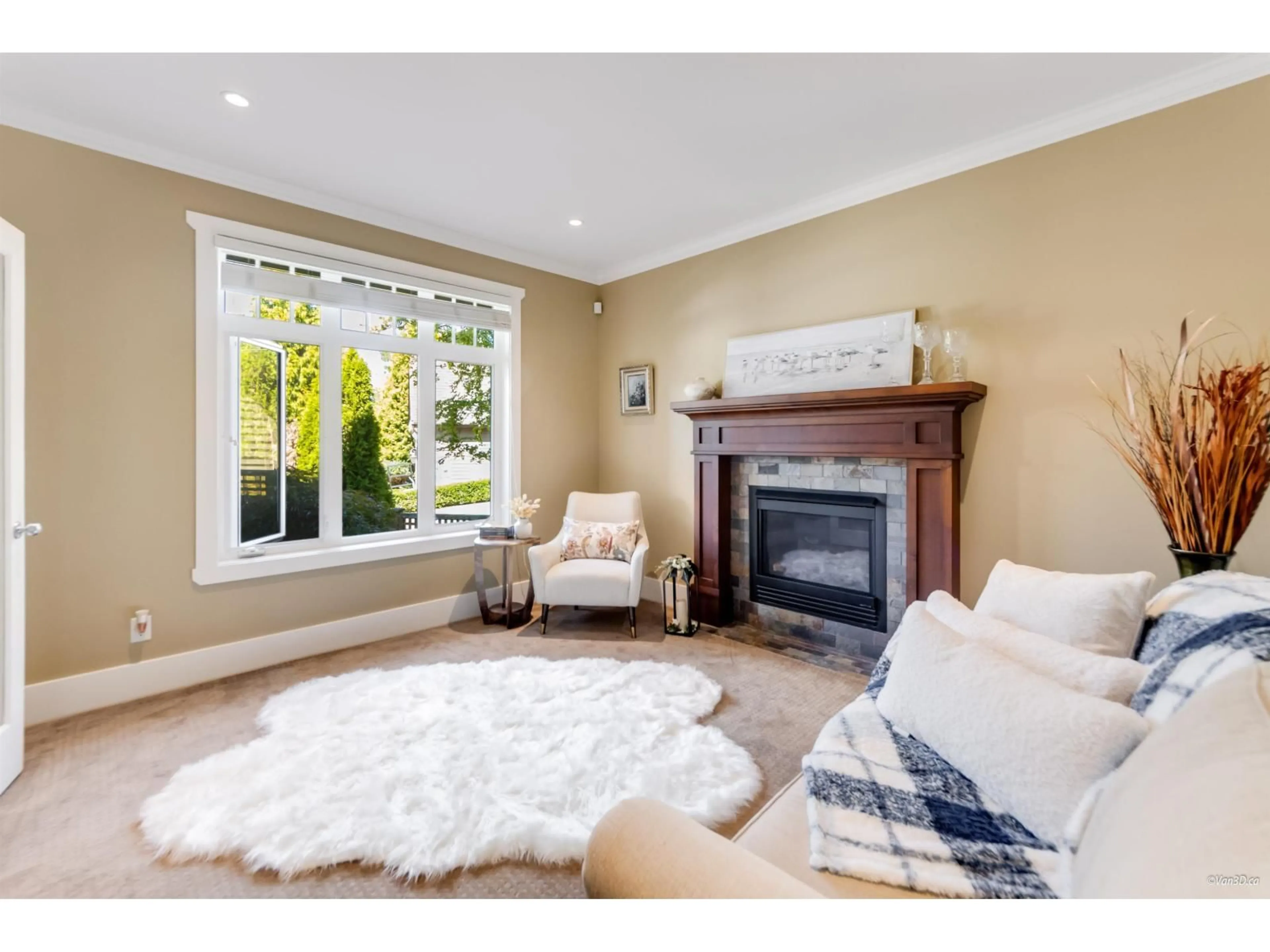 Living room with furniture, carpet floor for 3082 161, Surrey British Columbia V3Z7E1