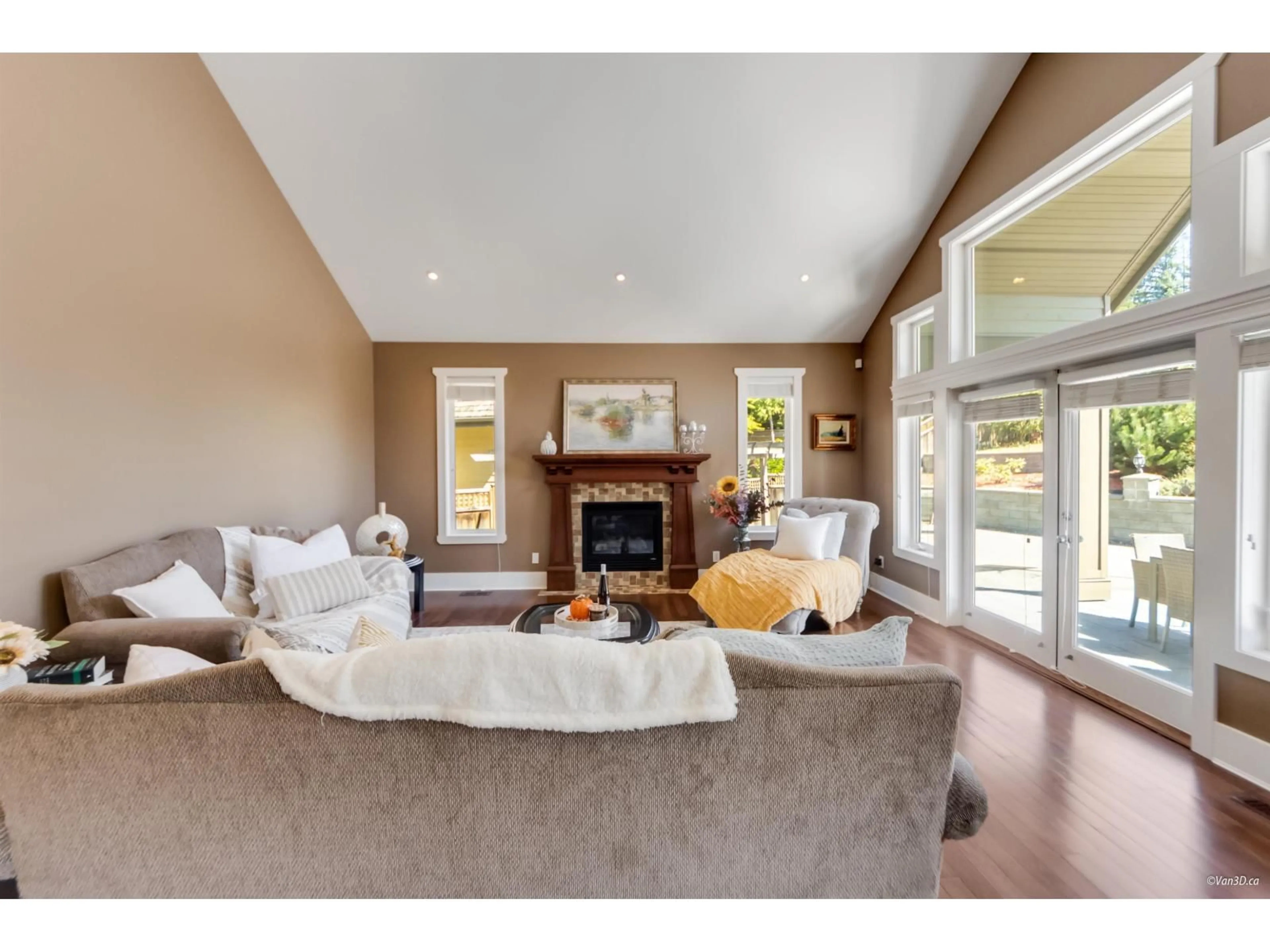 Living room with furniture, unknown for 3082 161, Surrey British Columbia V3Z7E1