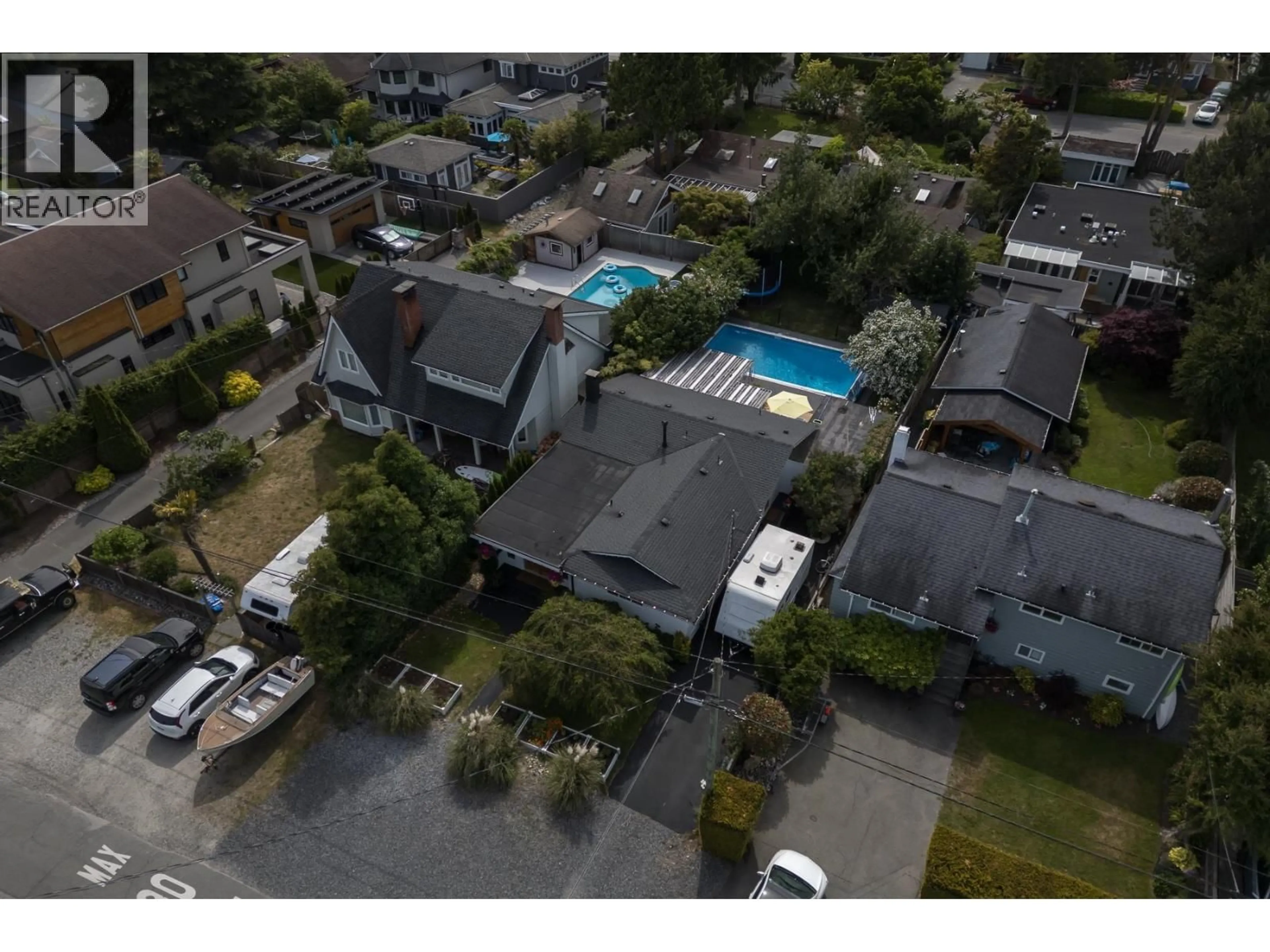 A pic from outside/outdoor area/front of a property/back of a property/a pic from drone, street for 211 67 STREET, Delta British Columbia V4L1M2