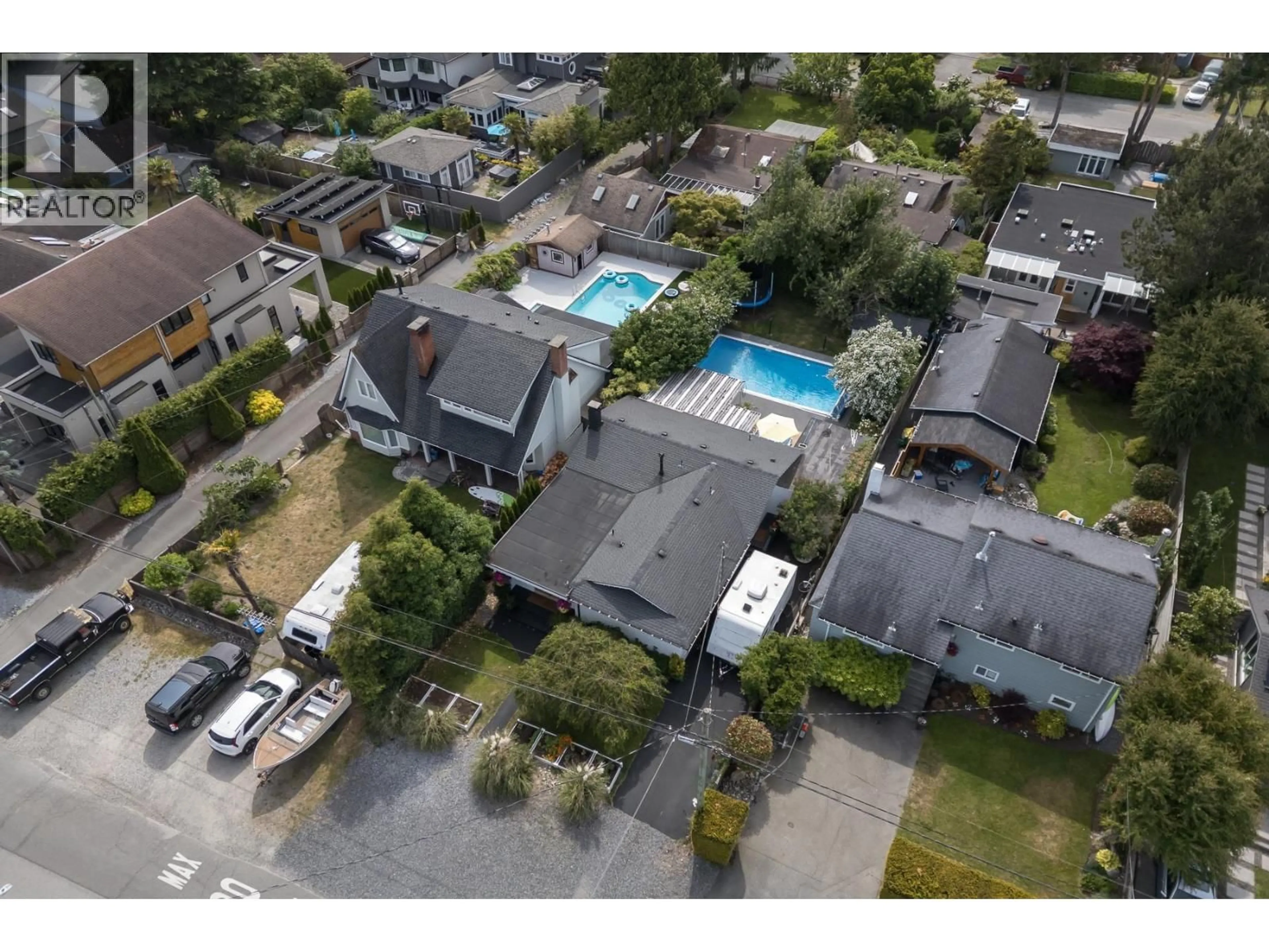 A pic from outside/outdoor area/front of a property/back of a property/a pic from drone, street for 211 67 STREET, Delta British Columbia V4L1M2