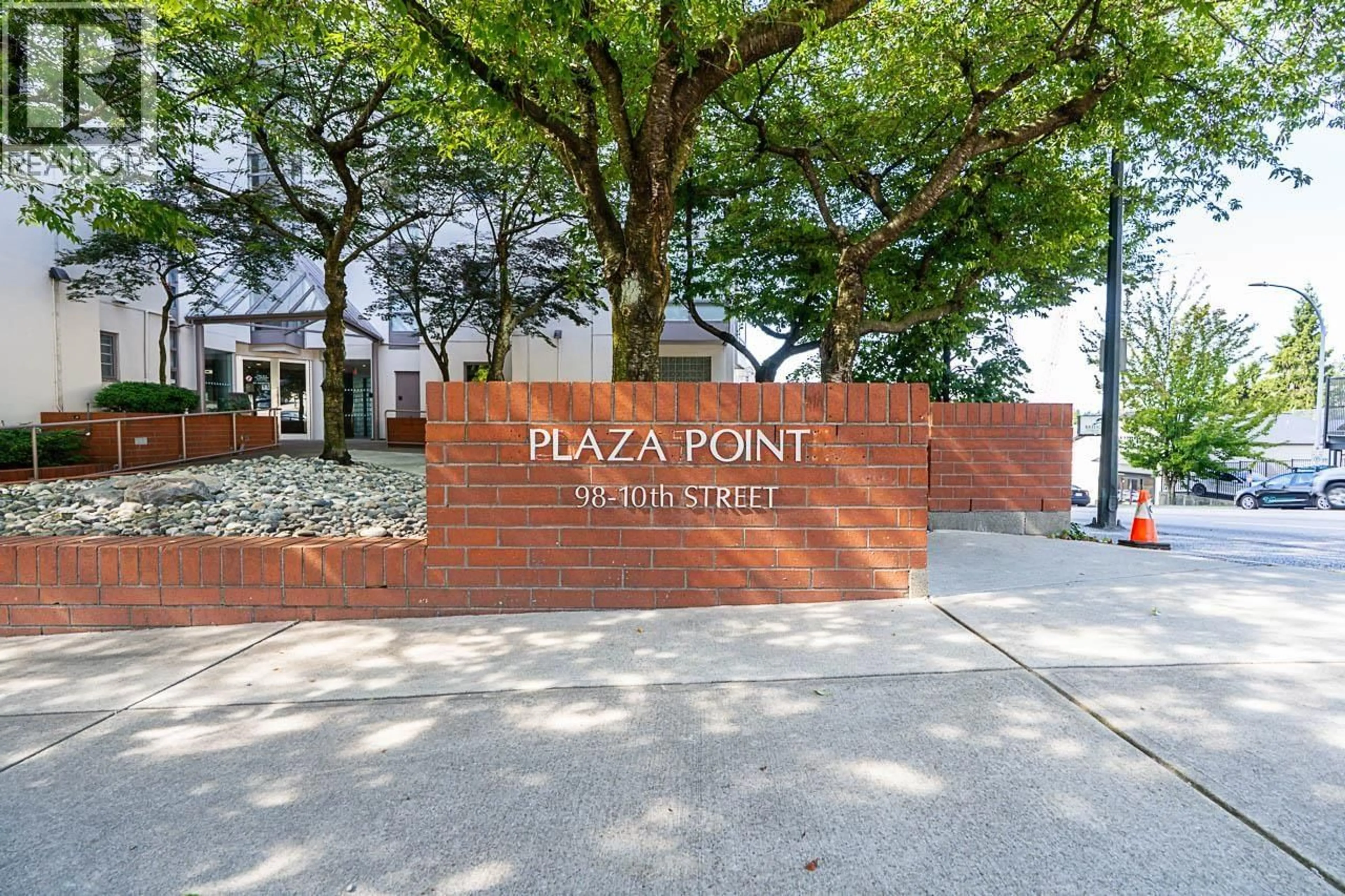 Patio, street for 403 - 98 TENTH STREET, New Westminster British Columbia V3M6L8