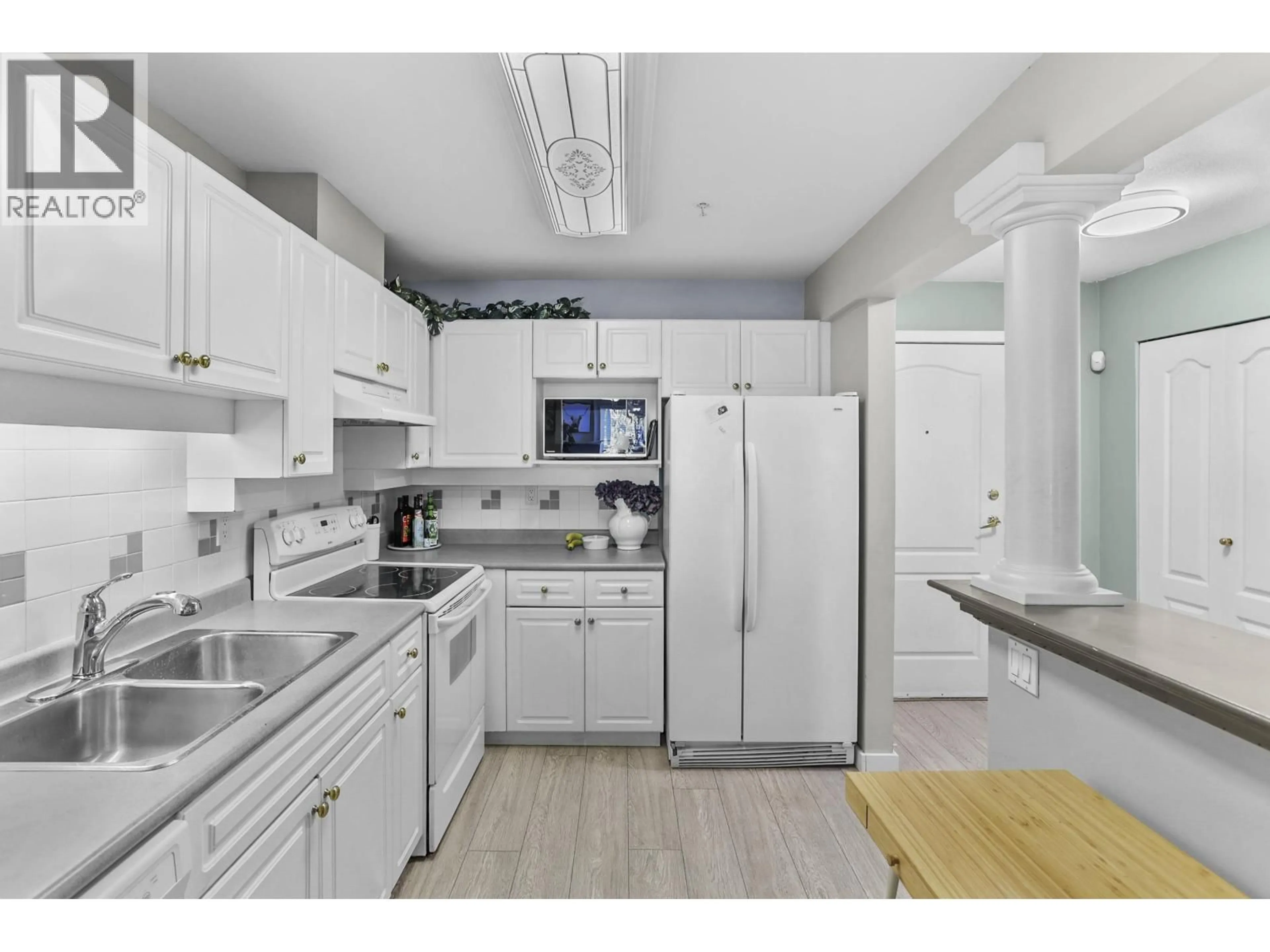 Standard kitchen, unknown for 306 - 1669 GRANT AVENUE, Port Coquitlam British Columbia V3B7W9