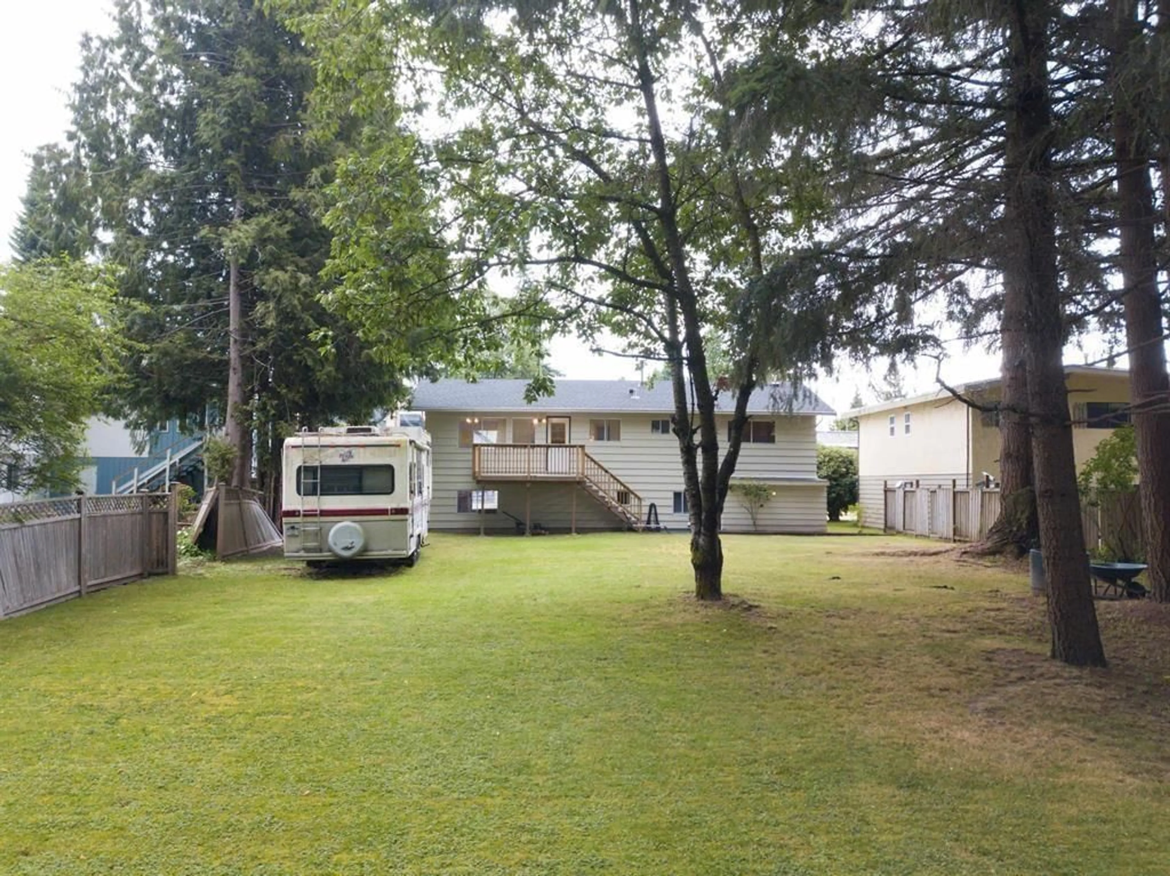 A pic from outside/outdoor area/front of a property/back of a property/a pic from drone, unknown for 7451 113, Delta British Columbia V4C5B2