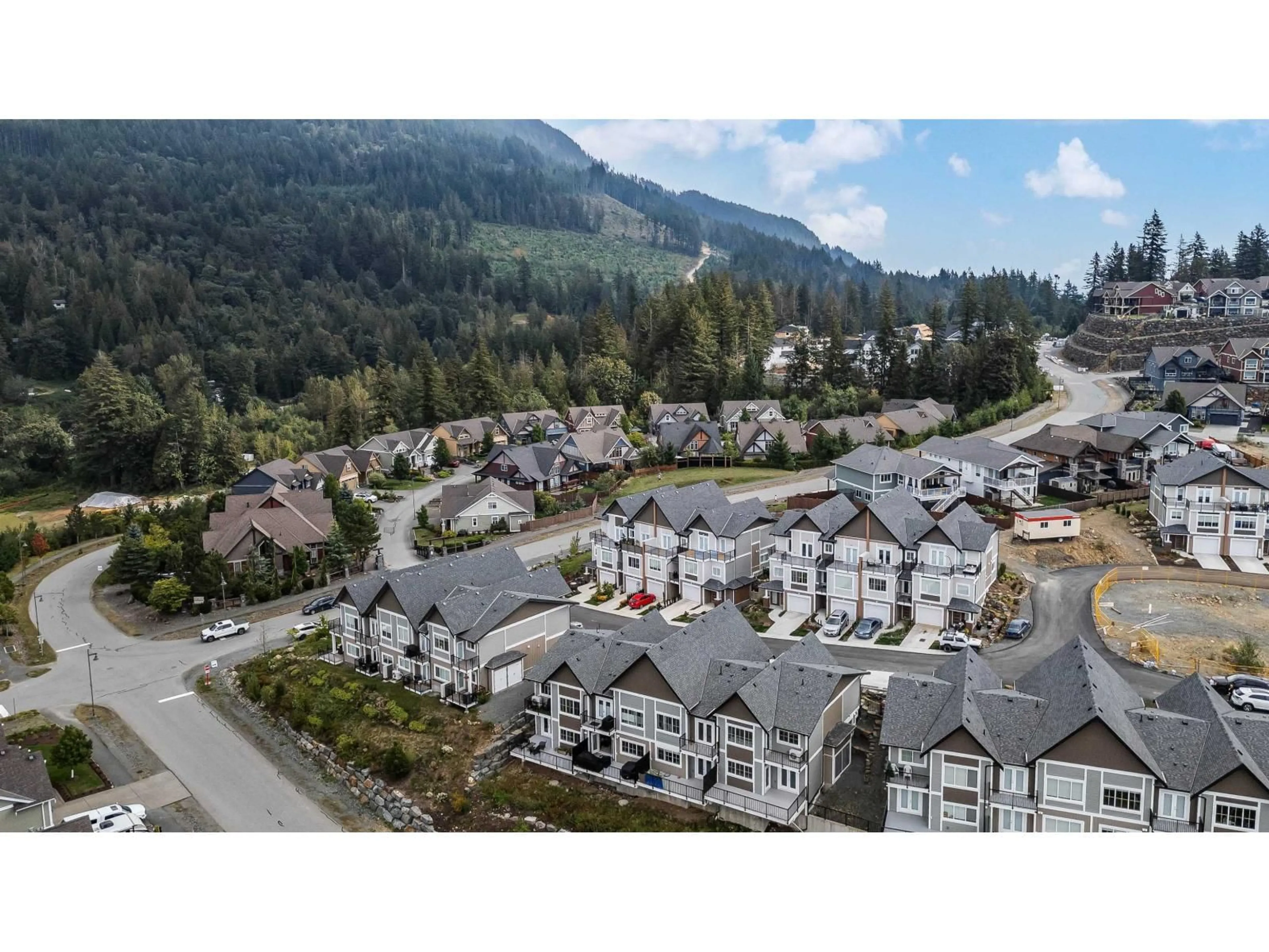 A pic from outside/outdoor area/front of a property/back of a property/a pic from drone, mountain view for 8 - 1928 WOODSIDE BOULEVARD, Agassiz British Columbia V0M1A1
