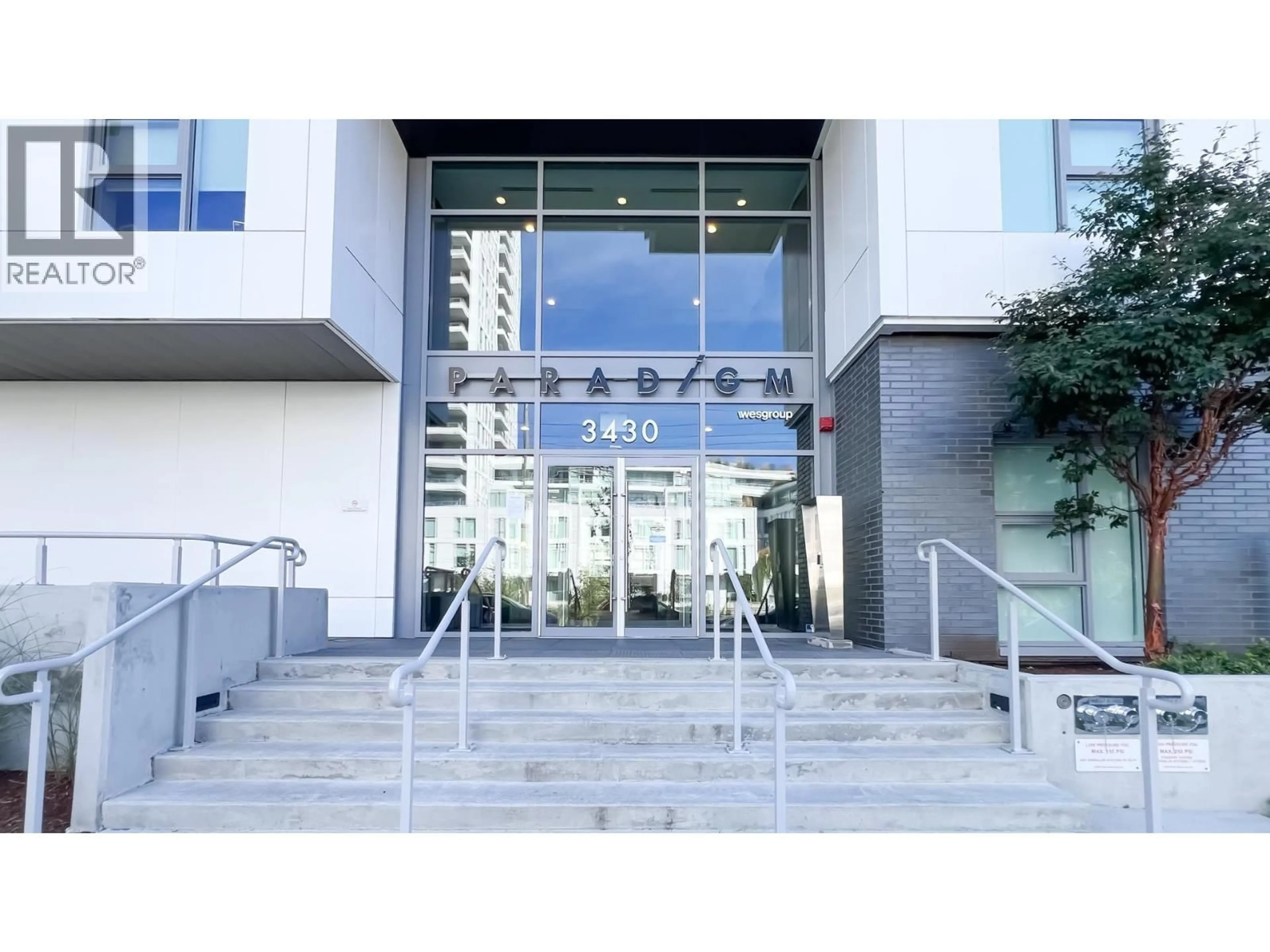 Indoor foyer for 1405 - 3430 KENT AVENUE, Vancouver British Columbia V5S0G7