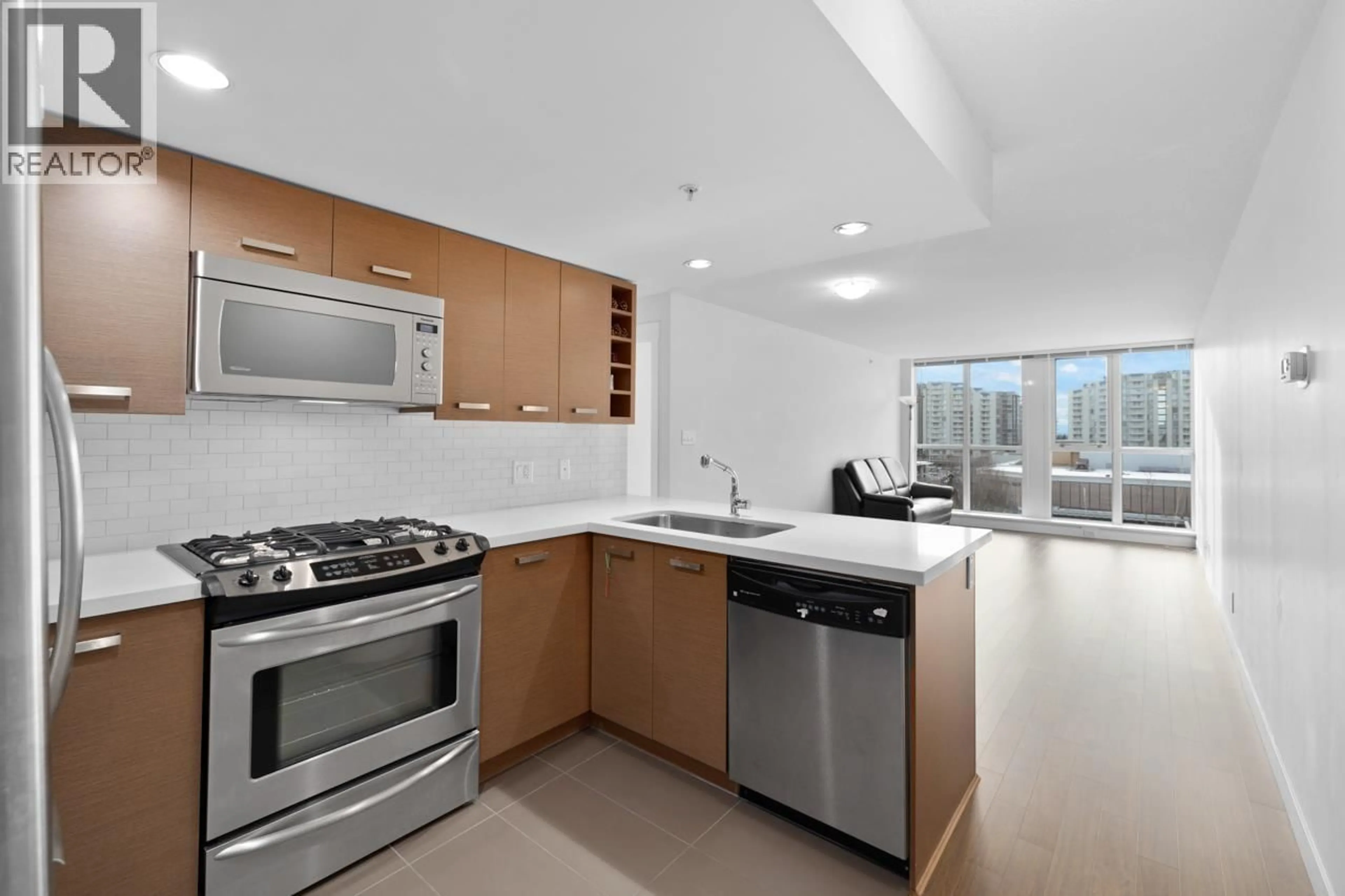 Standard kitchen, unknown for 909 - 8033 SABA ROAD, Richmond British Columbia V6Y4M8