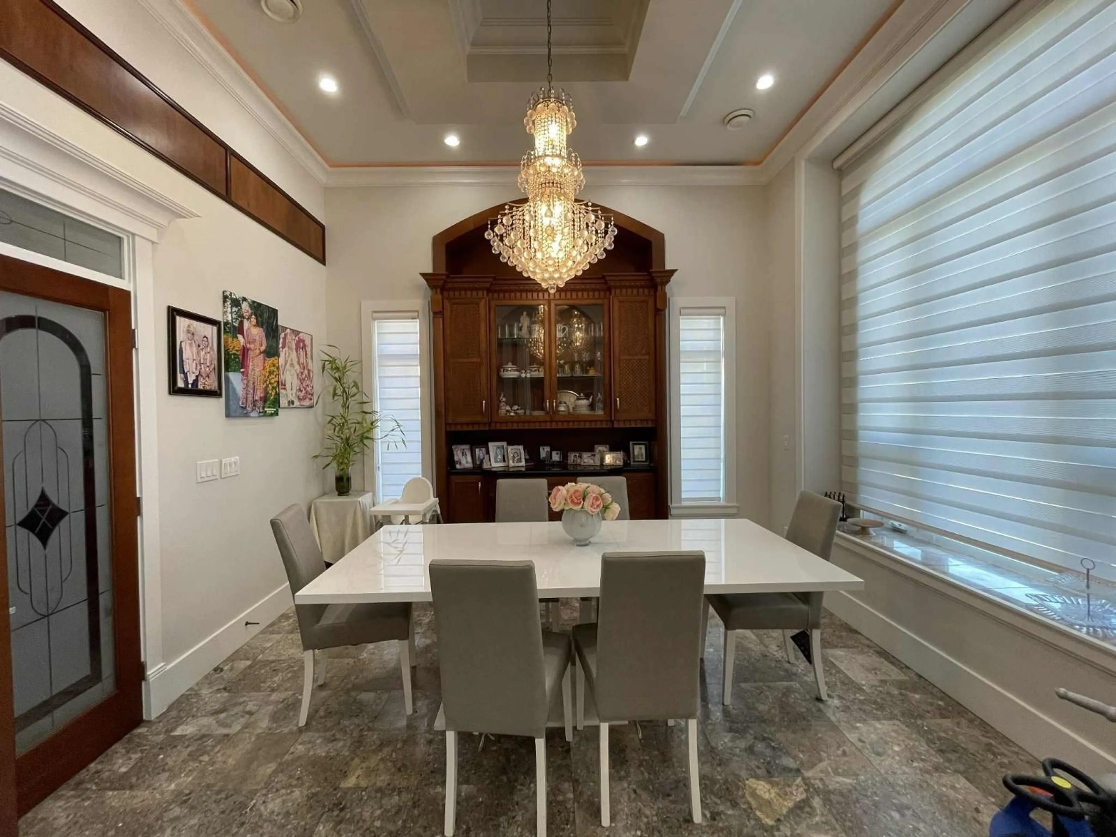Dining room, ceramic/tile floor for 8481 171, Surrey British Columbia V4N0B1