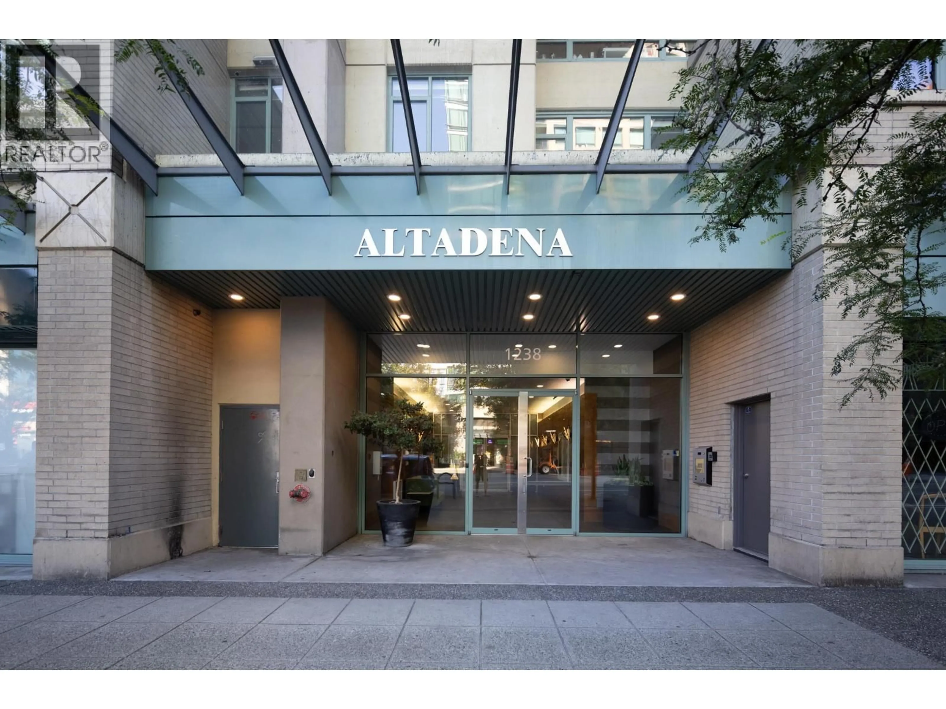 Indoor foyer for 404 - 1238 BURRARD STREET, Vancouver British Columbia V6Z3E1