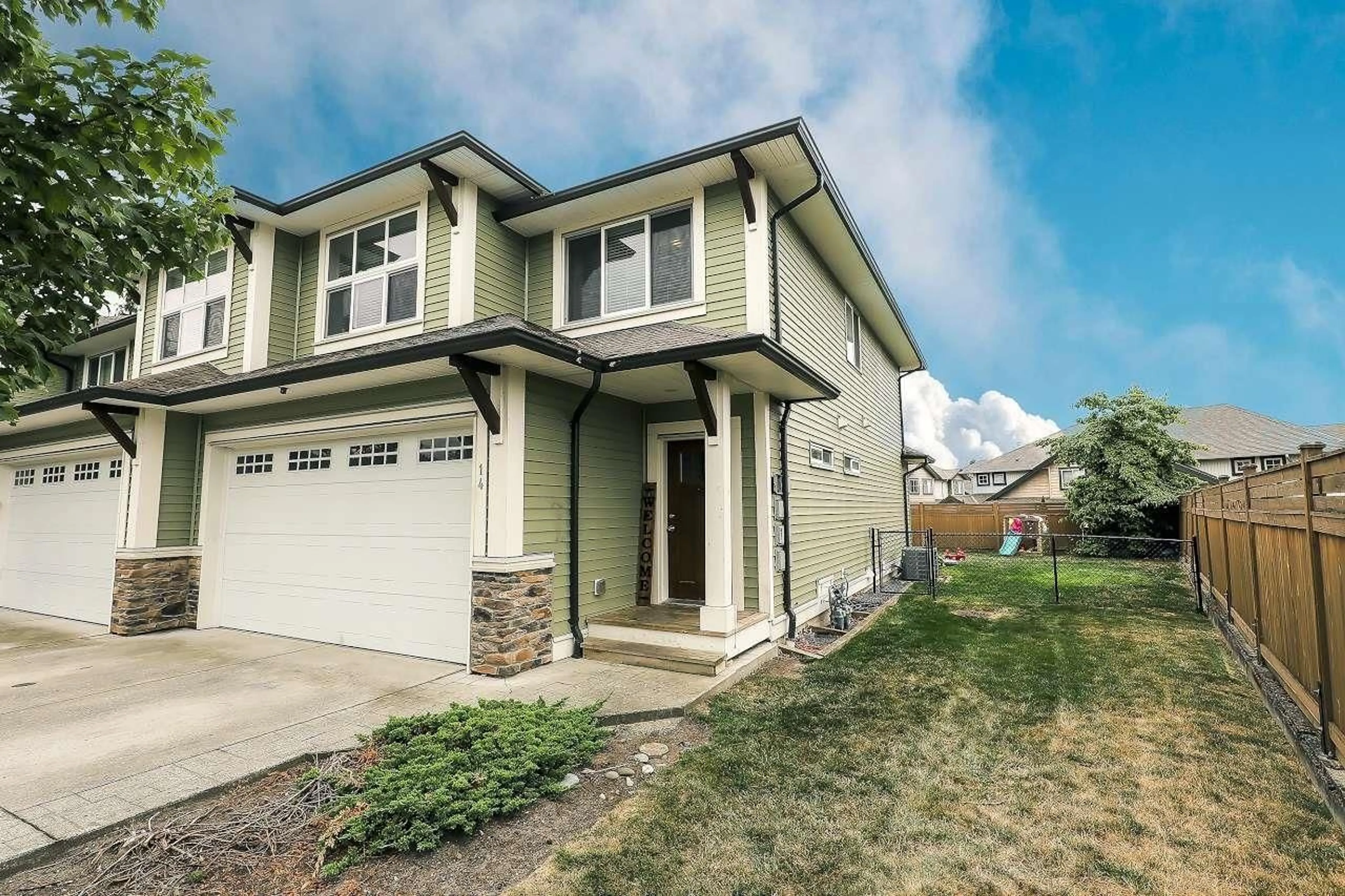 Home with vinyl exterior material, street for 14 - 6491 VEDDER ROAD, Chilliwack British Columbia V2R0Y5