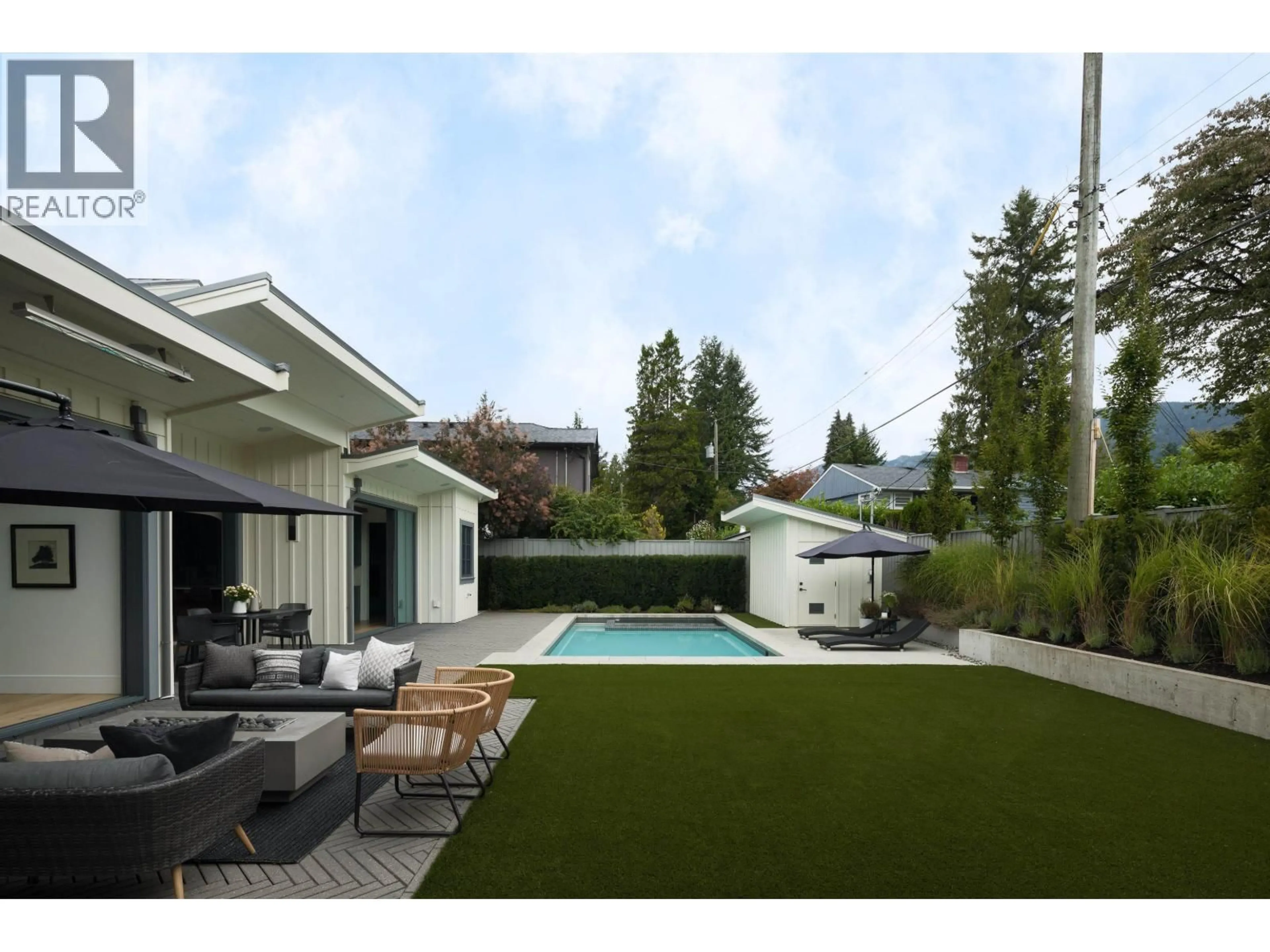 Patio, mountain view for 2902 CRESCENTVIEW DRIVE, North Vancouver British Columbia V7R2V1