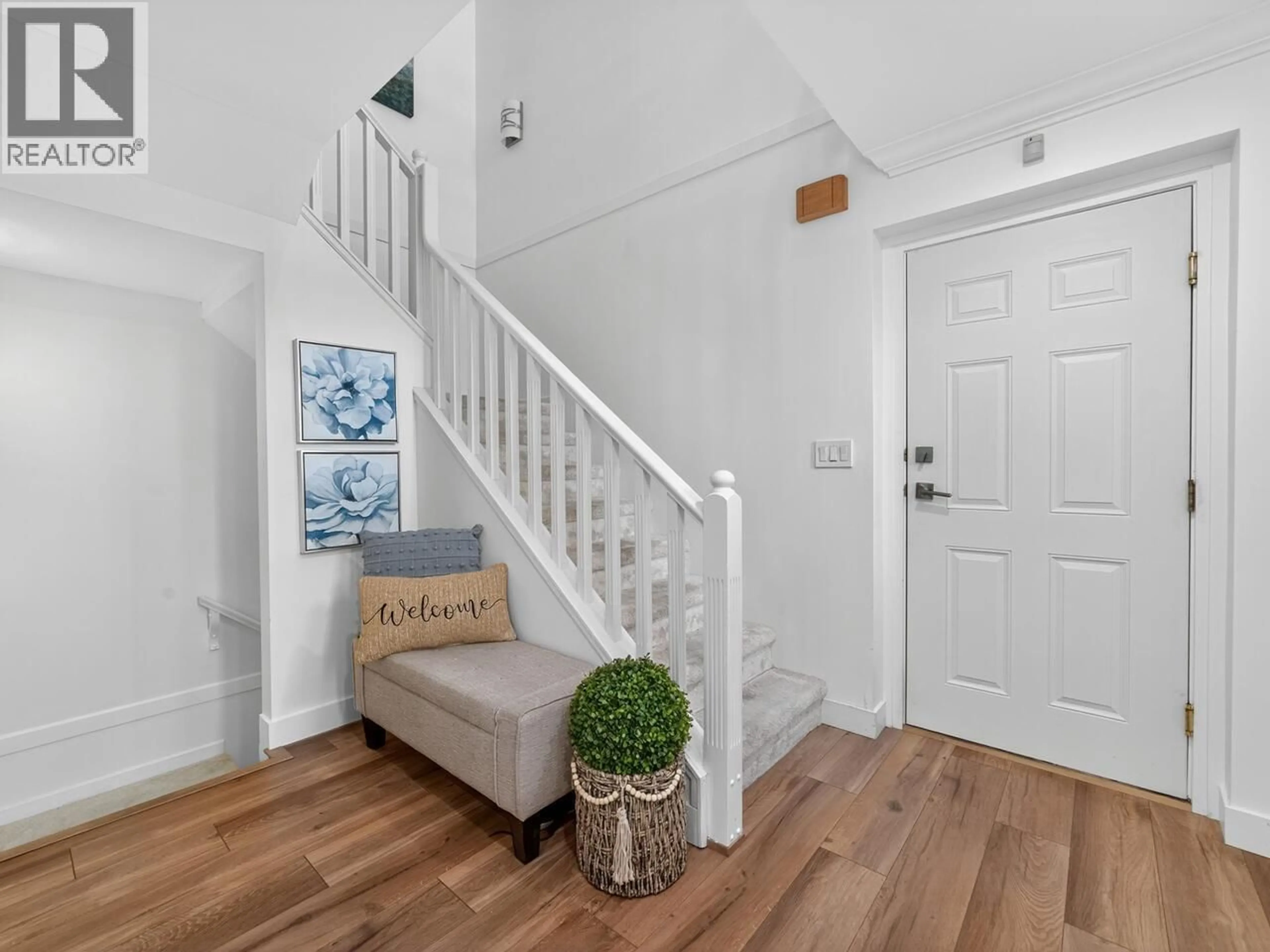Indoor entryway for 29 - 72 JAMIESON COURT, New Westminster British Columbia V3L5R6