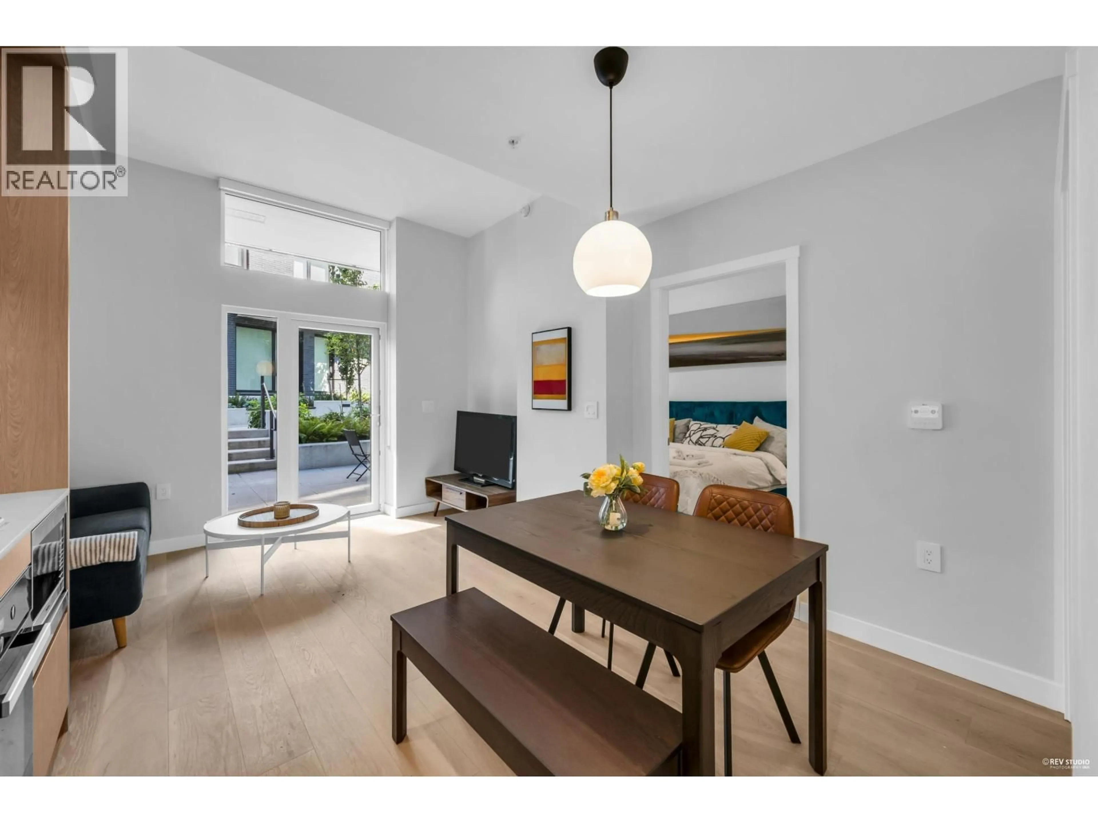 Dining room, wood/laminate floor for 104 - 5212 CAMBIE STREET, Vancouver British Columbia V5Z2Z7