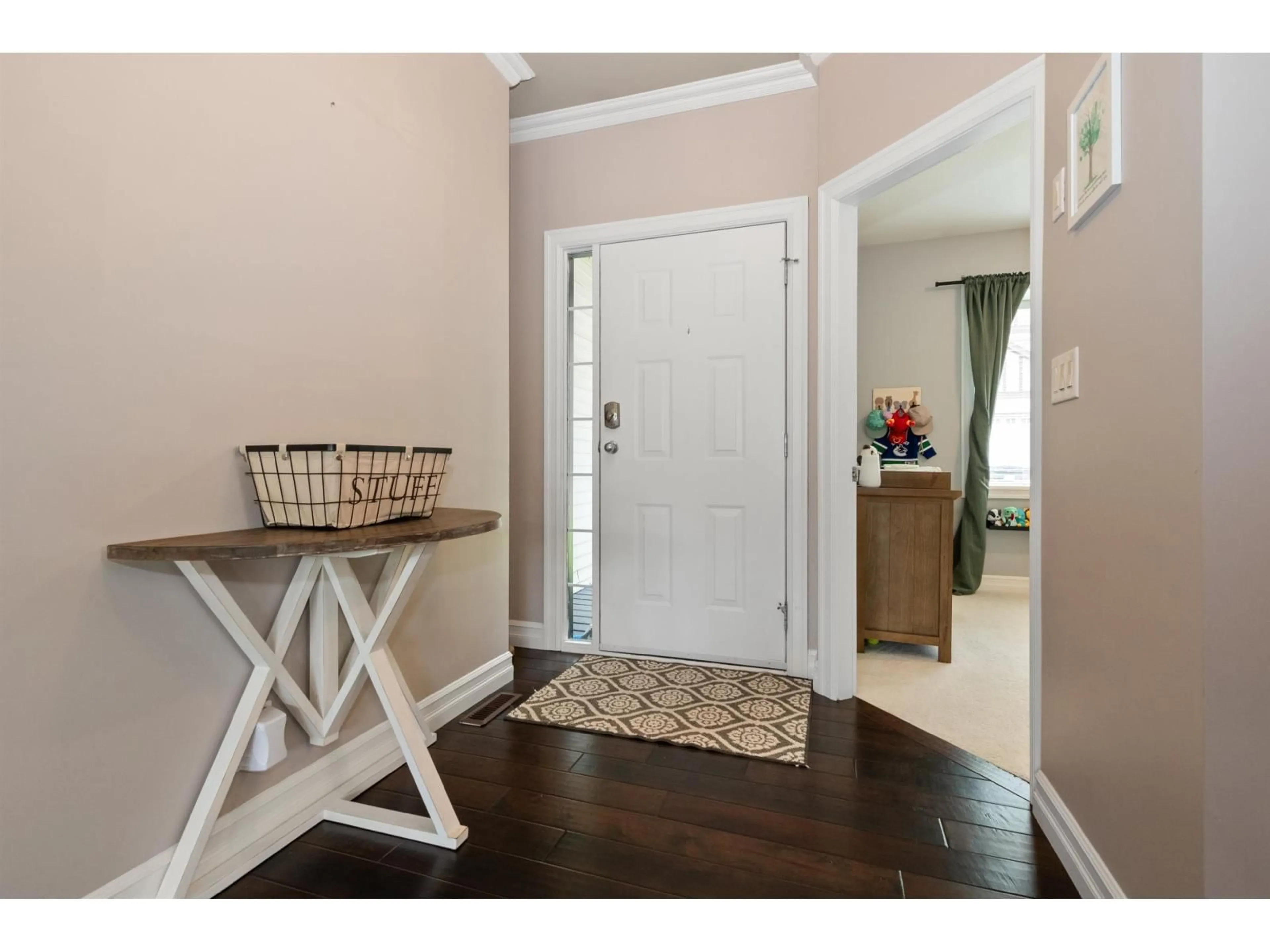 Indoor entryway for 24 - 45957 SHERWOOD DRIVE, Chilliwack British Columbia V2R5Y2