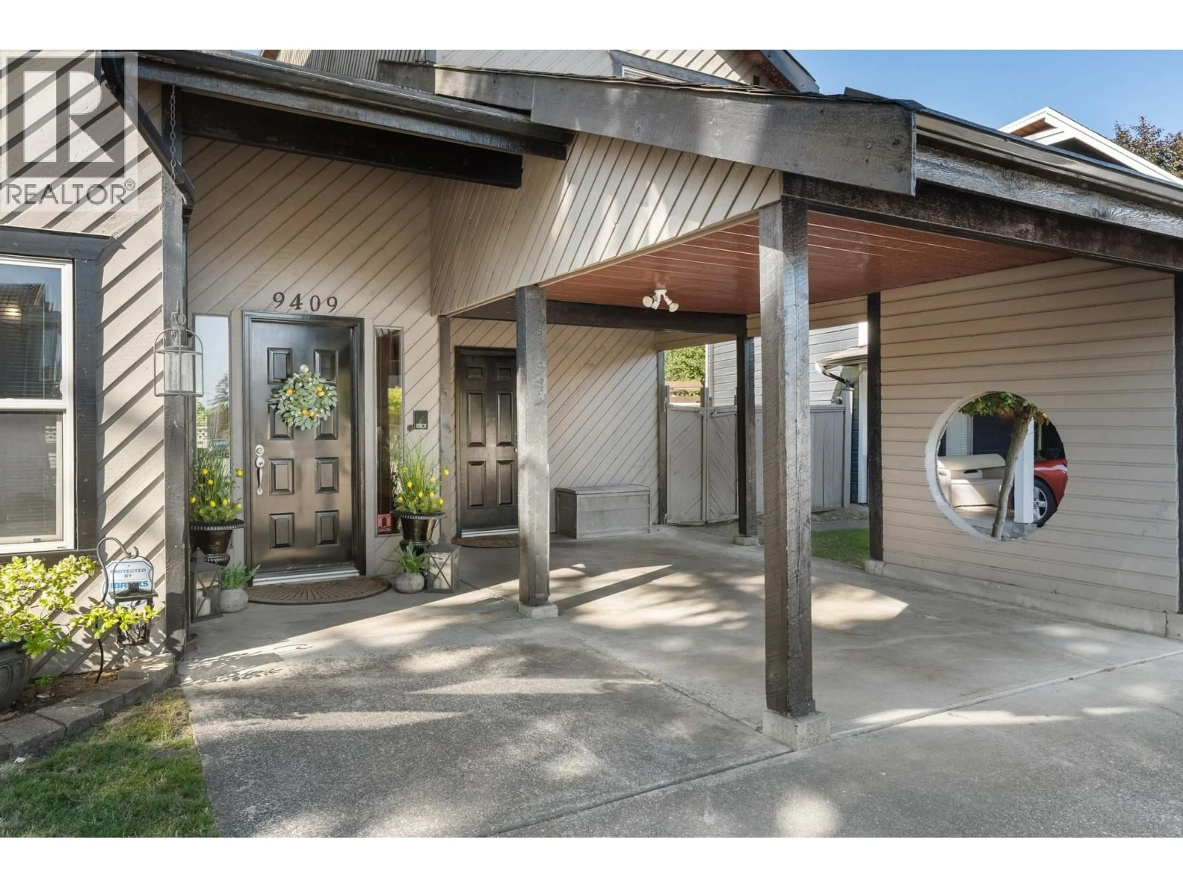 Indoor entryway for 9409 KINGSLEY CRESCENT, Richmond British Columbia V7A4V6