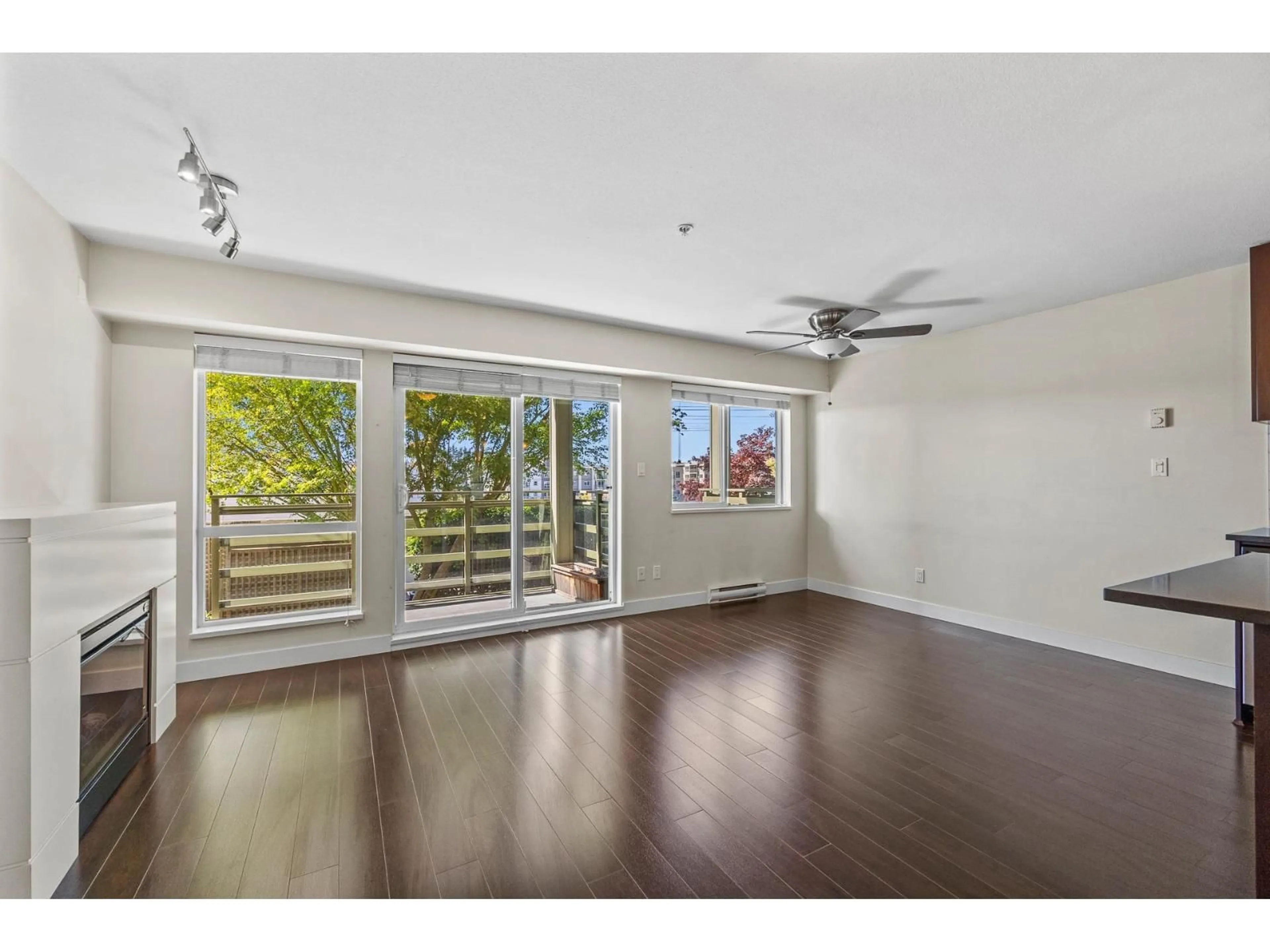 A pic of a room for 363 - 15850 26, Surrey British Columbia V3Z2N6