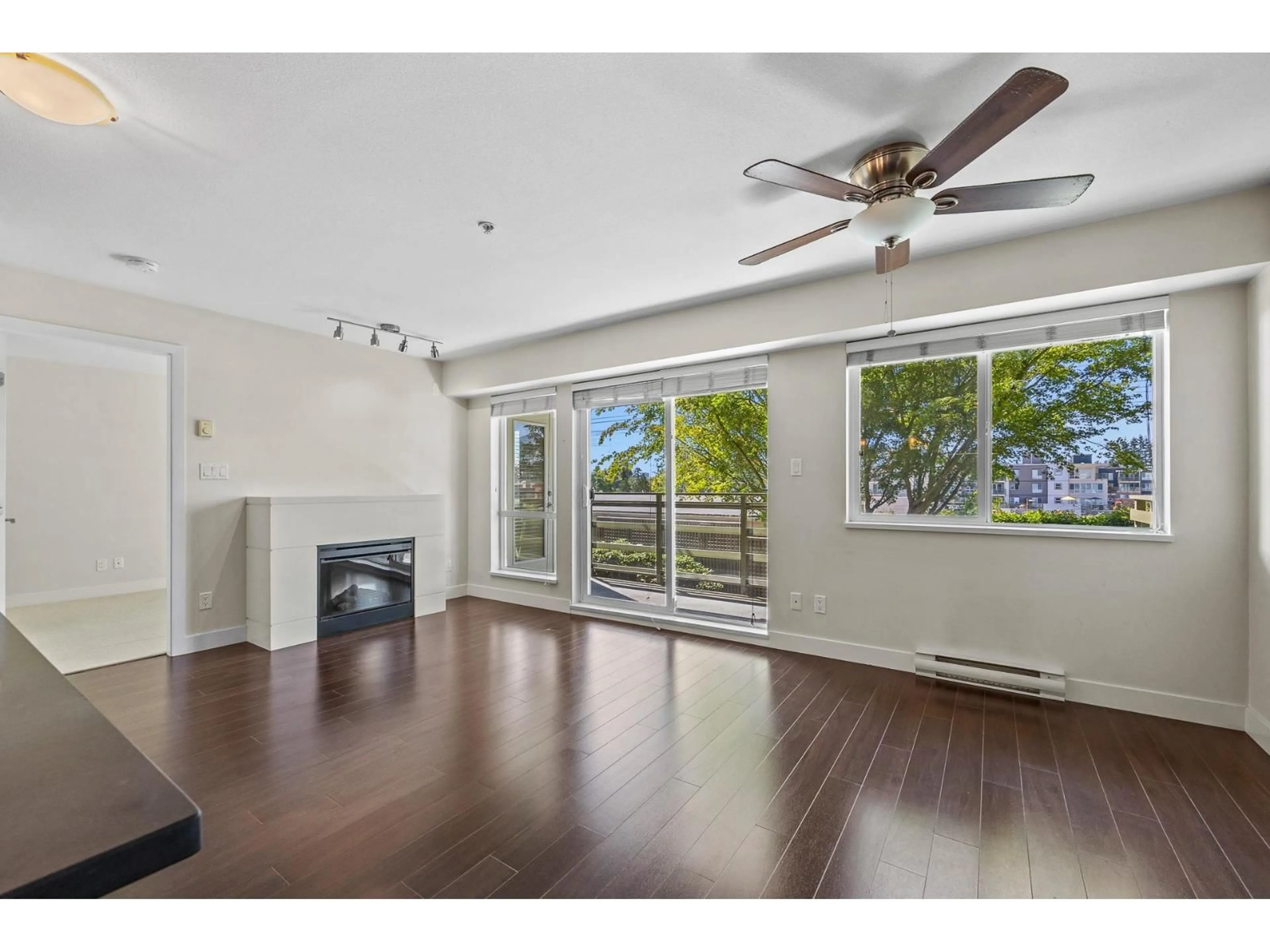 A pic of a room for 363 - 15850 26, Surrey British Columbia V3Z2N6