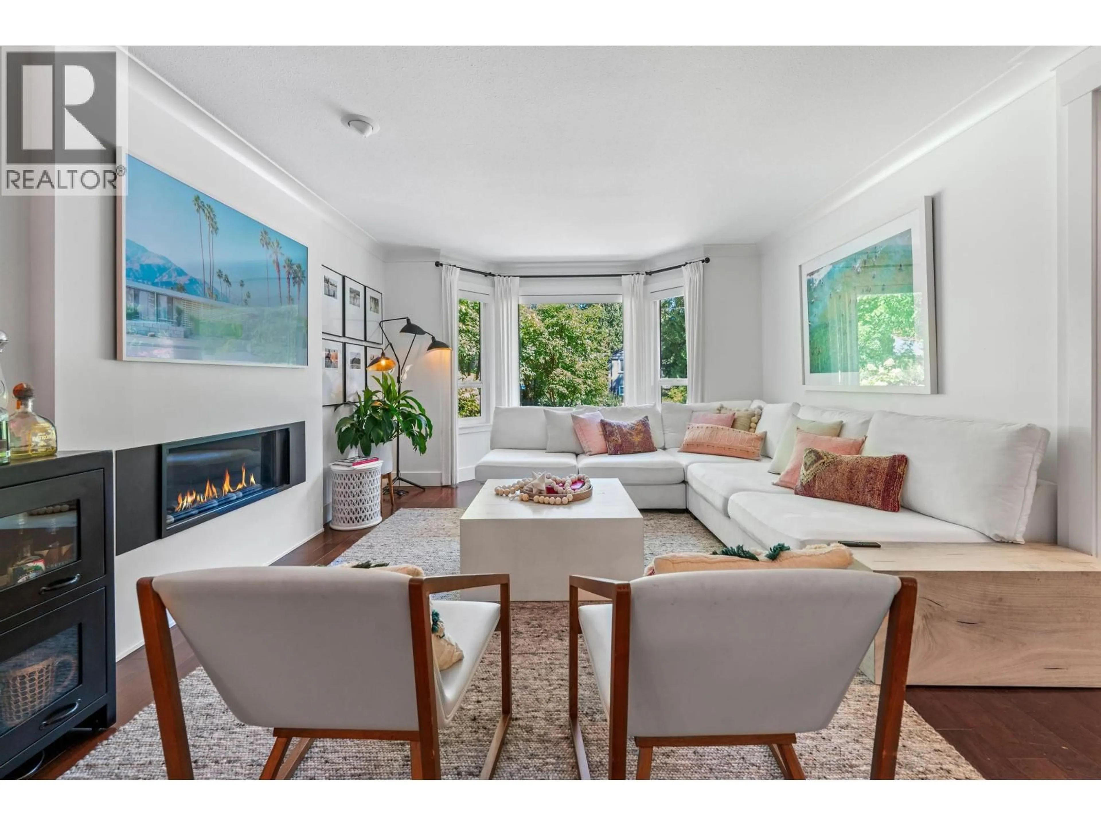 Living room with furniture, unknown for 2645 EDGEMONT BOULEVARD, North Vancouver British Columbia V7R2N1