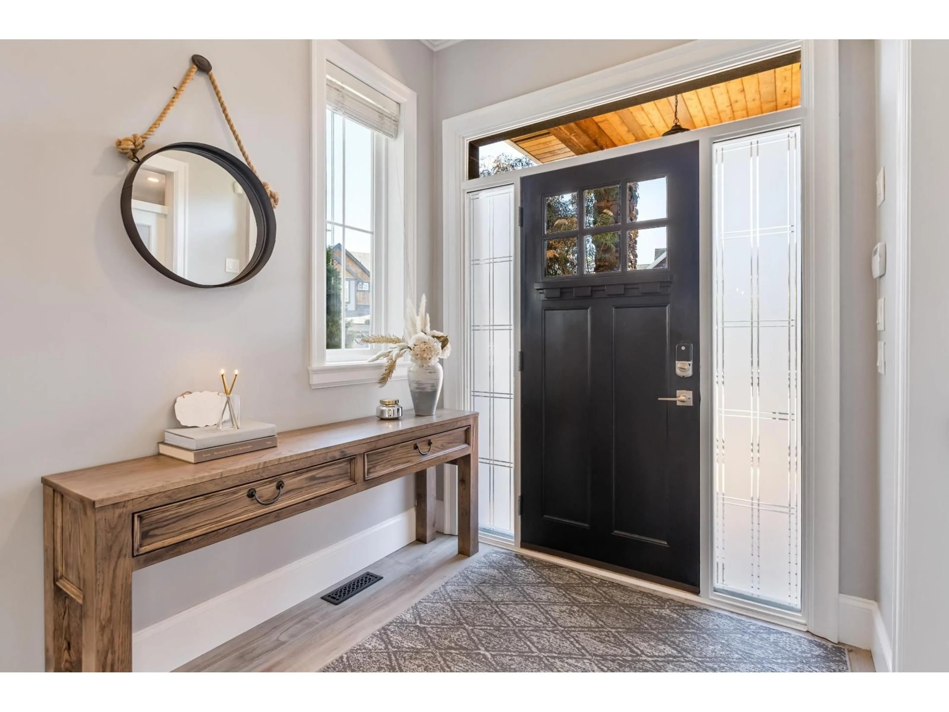 Indoor entryway for 17421 1A, Surrey British Columbia V3S9P9