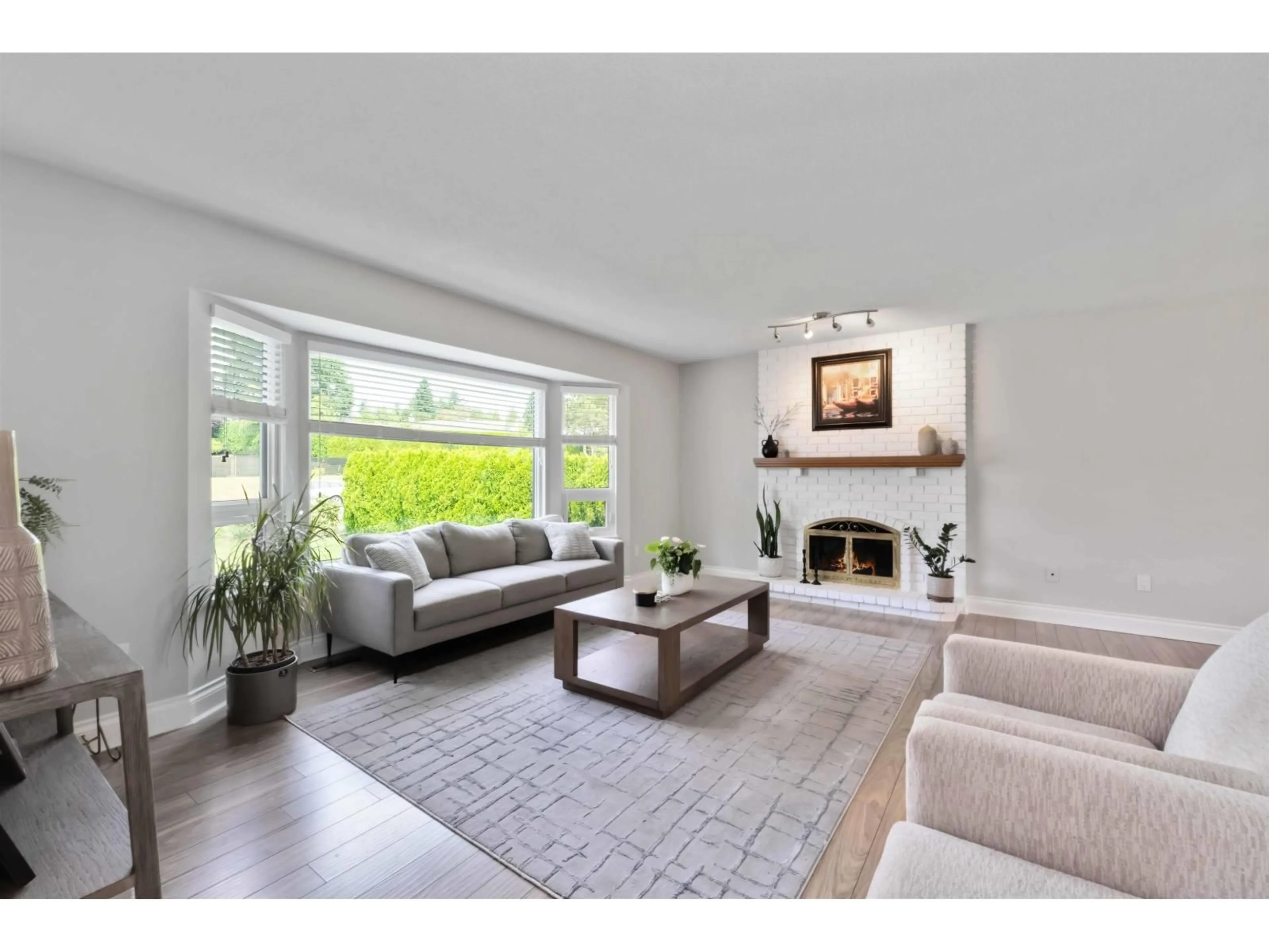 Living room with furniture, unknown for 18166 54, Surrey British Columbia V3S7Z1