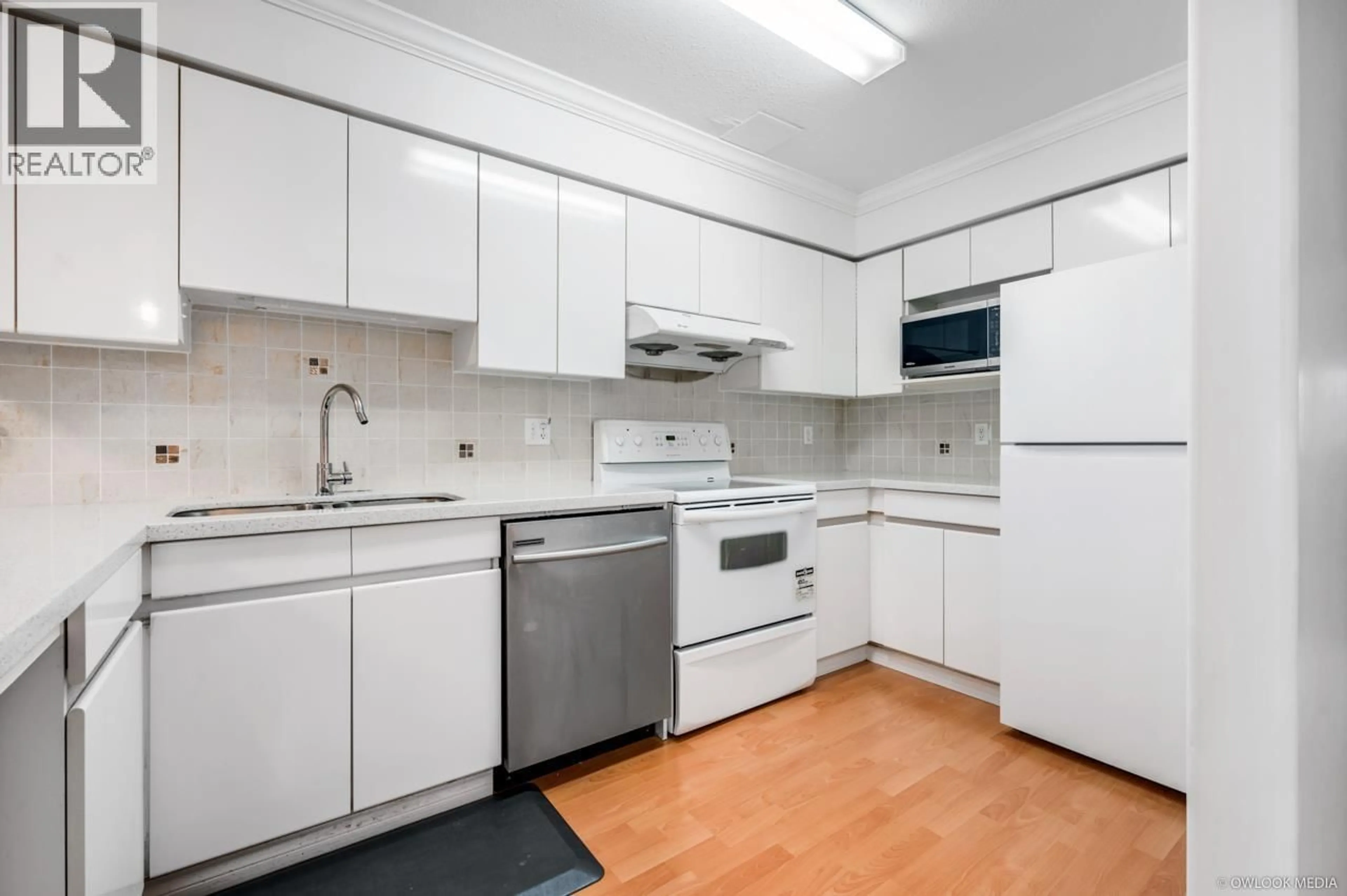 Standard kitchen, unknown for 24 - 8780 BENNETT ROAD, Richmond British Columbia V6Y1N7