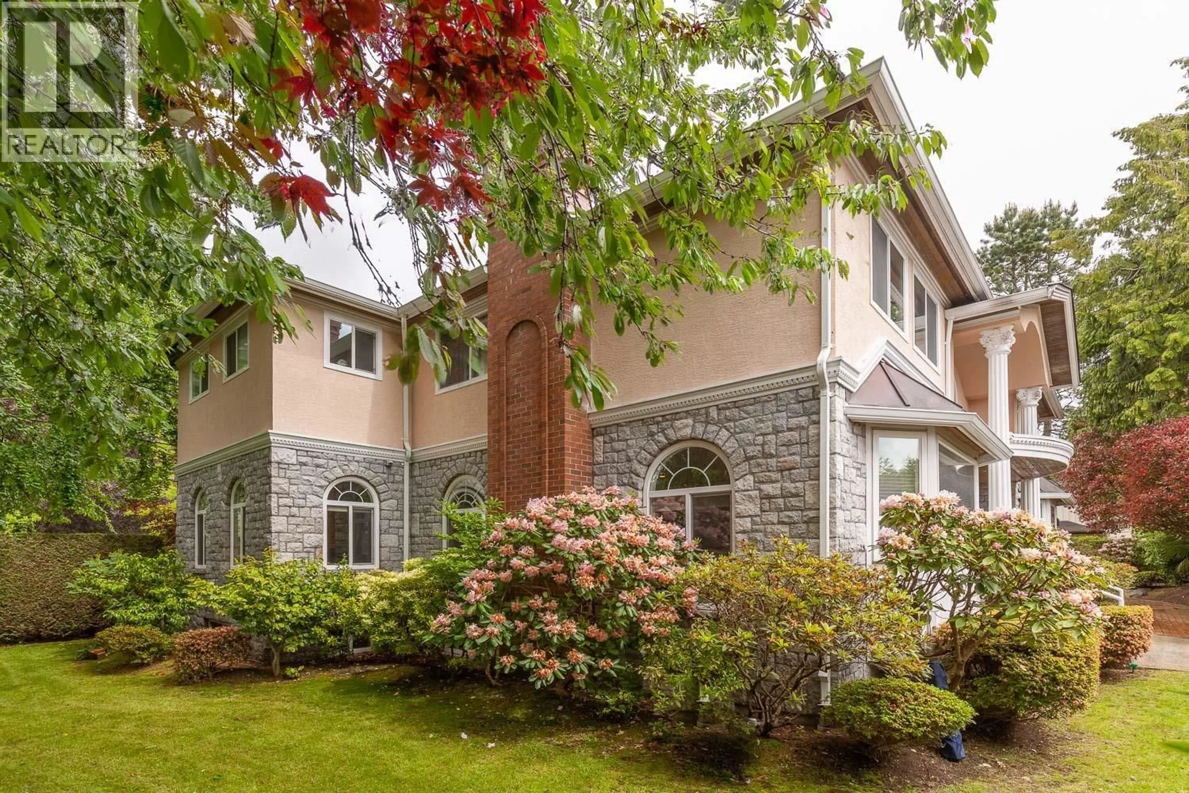 Home with brick exterior material, building for 1989 52ND AVENUE, Vancouver British Columbia V6P1J6