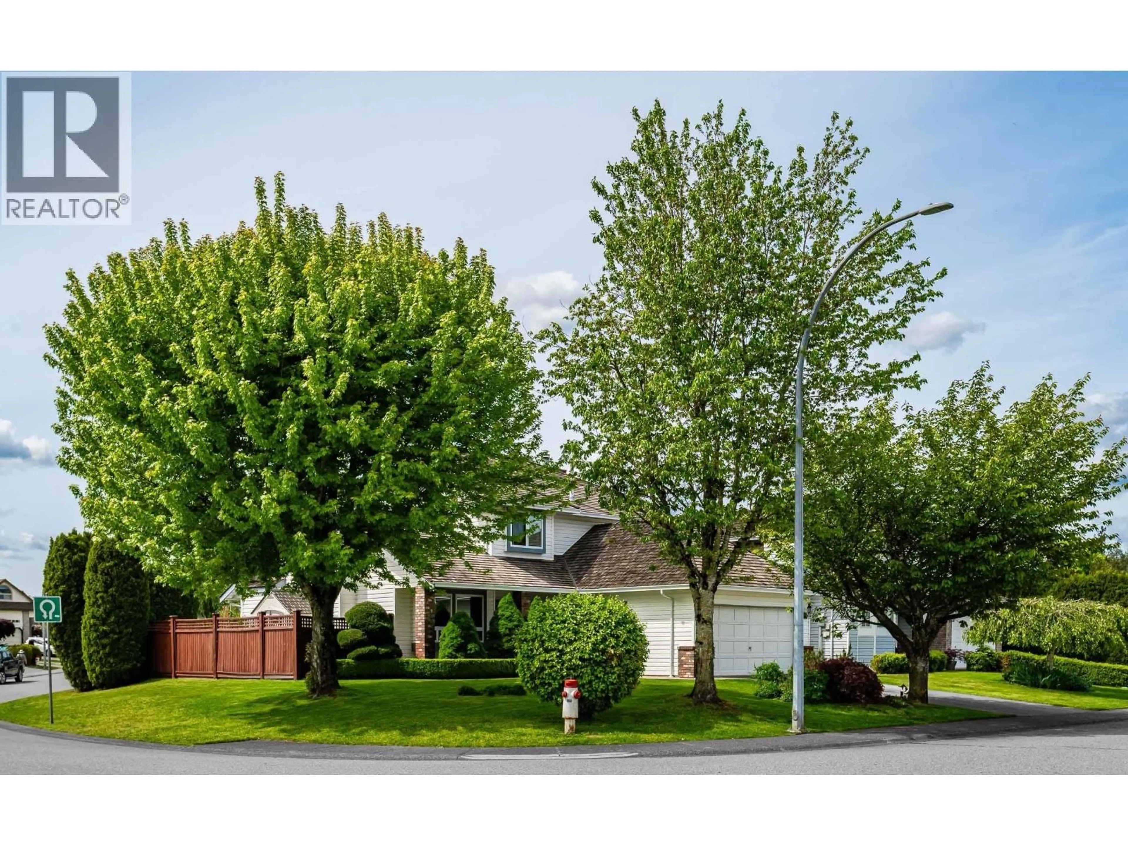 Home with vinyl exterior material, street for 19660 SOMERSET DRIVE, Pitt Meadows British Columbia V3Y2E2