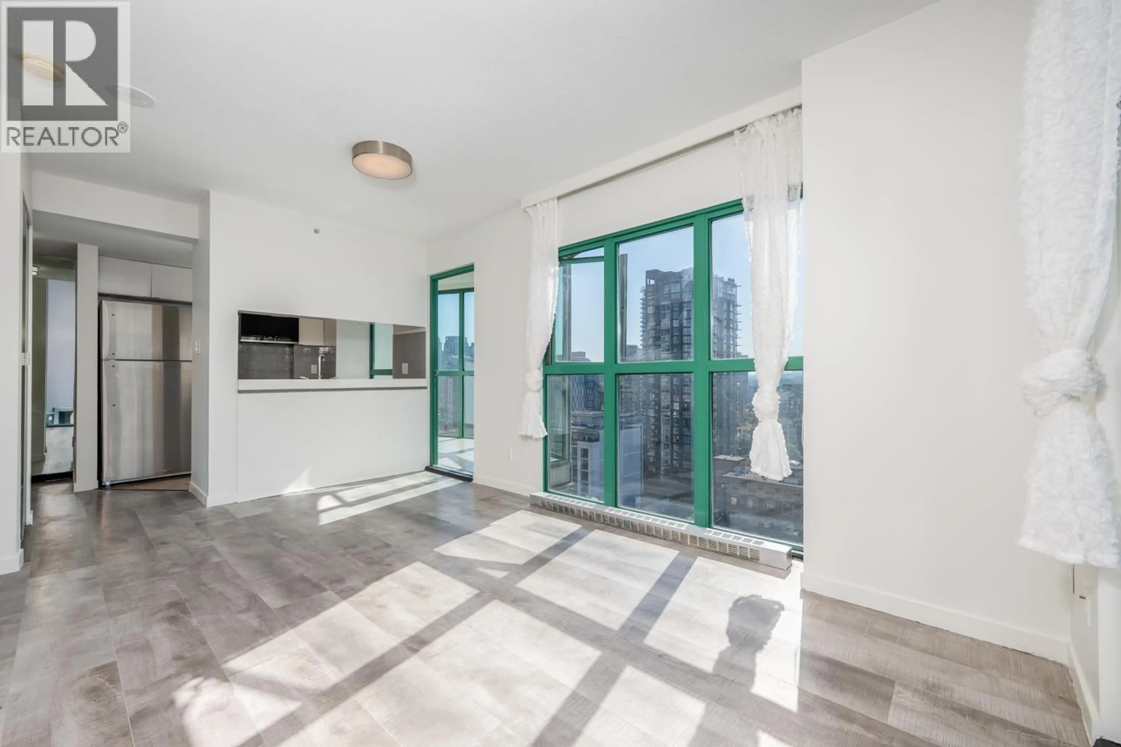 Indoor foyer for 1504 - 1188 HOWE STREET, Vancouver British Columbia V6Z2S8