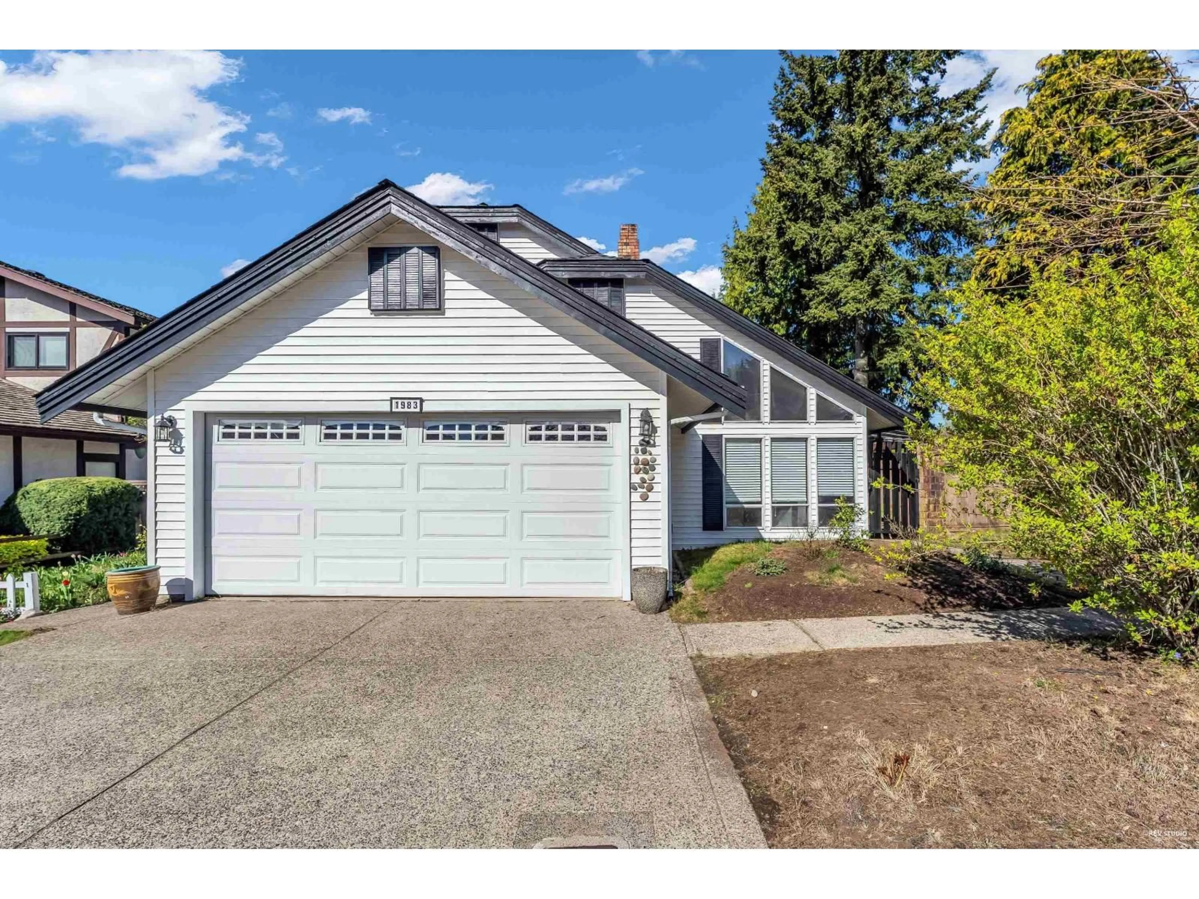 Home with vinyl exterior material, street for 1983 148A, Surrey British Columbia V4A6R6