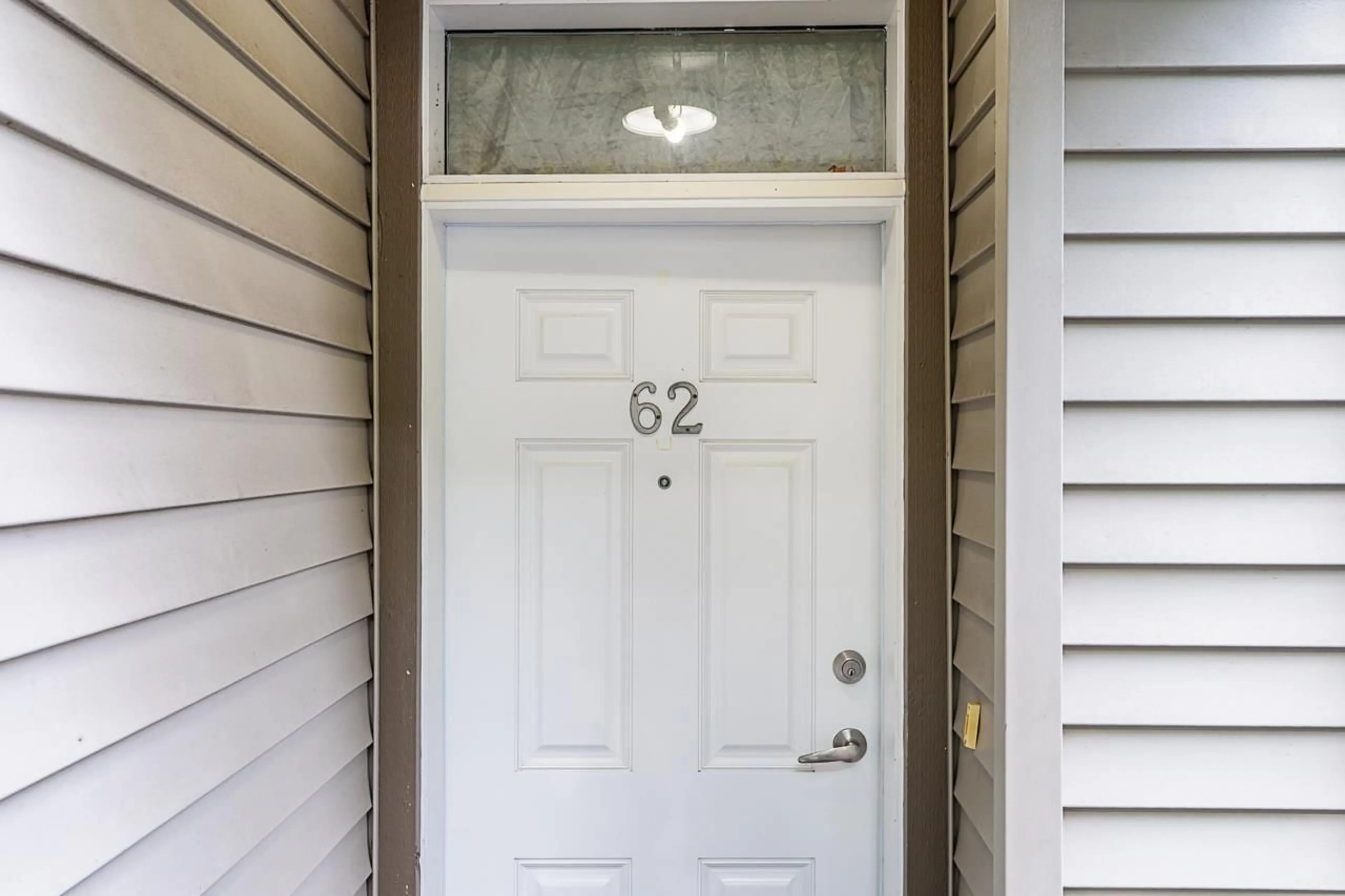 Indoor entryway for 62 - 15353 100, Surrey British Columbia V3R3S6