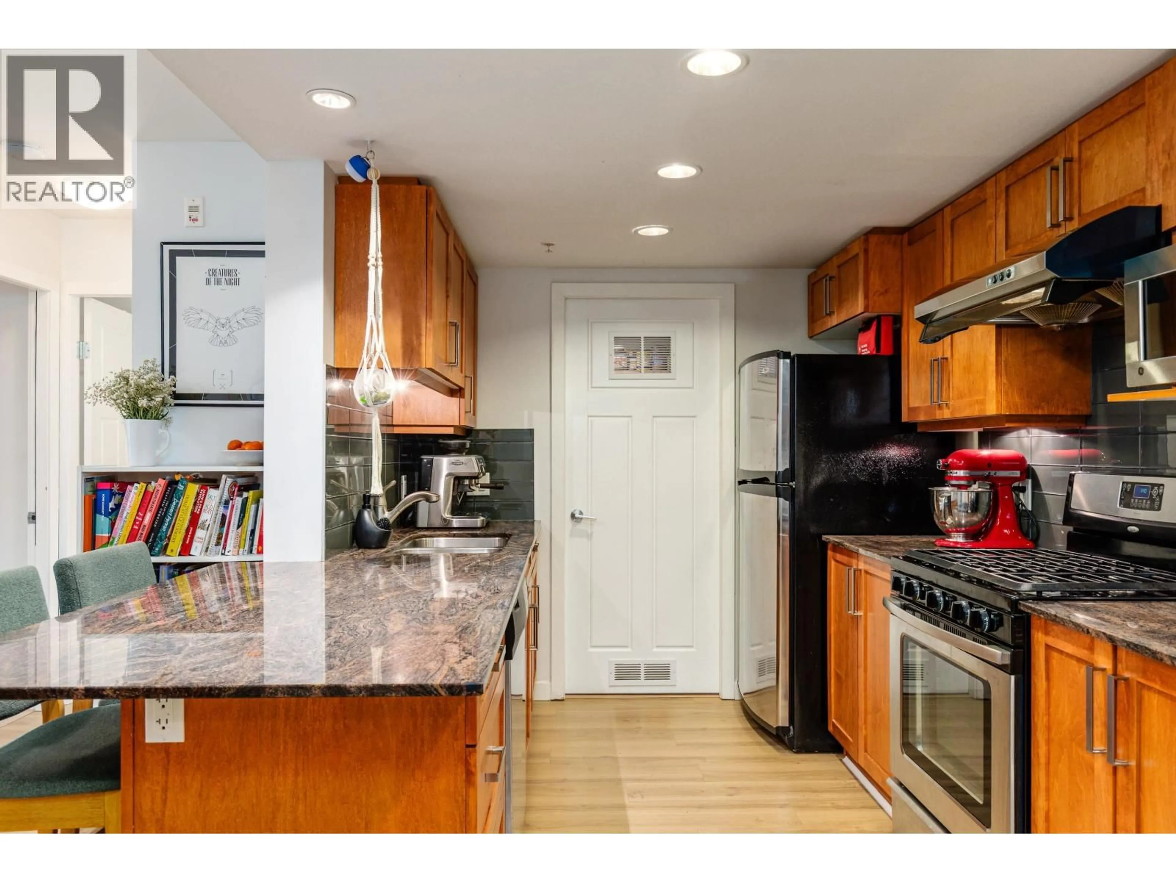 Standard kitchen, unknown for 204 - 1212 MAIN STREET, Squamish British Columbia V8B0S1