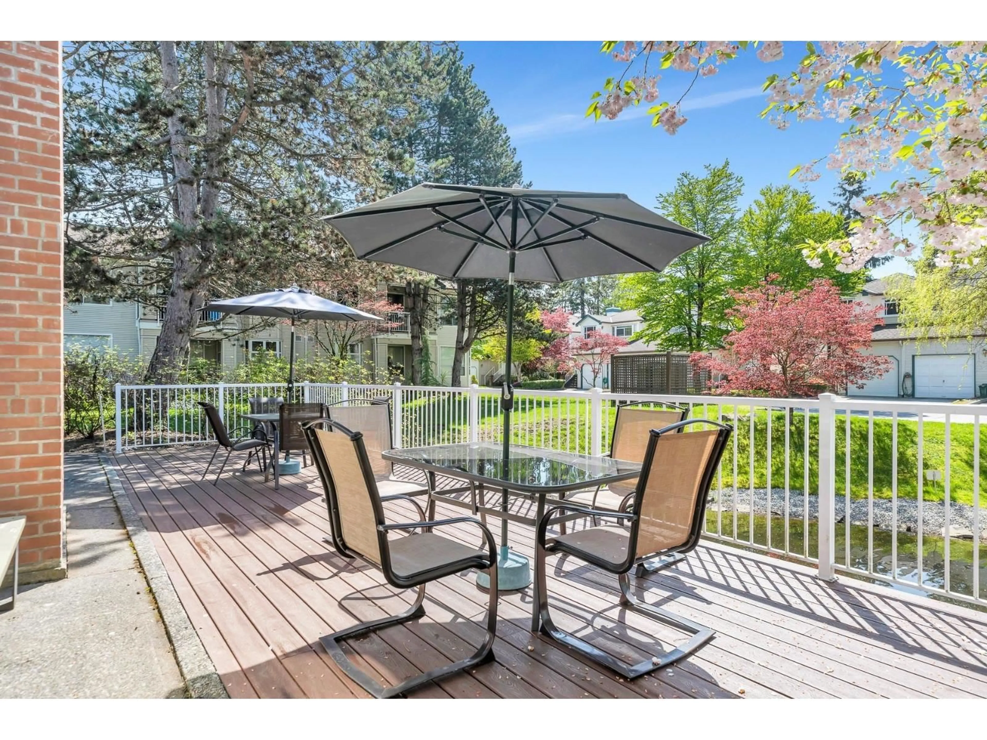 Patio, water/lake/river/ocean view for 21 - 10038 150, Surrey British Columbia V3R0M8