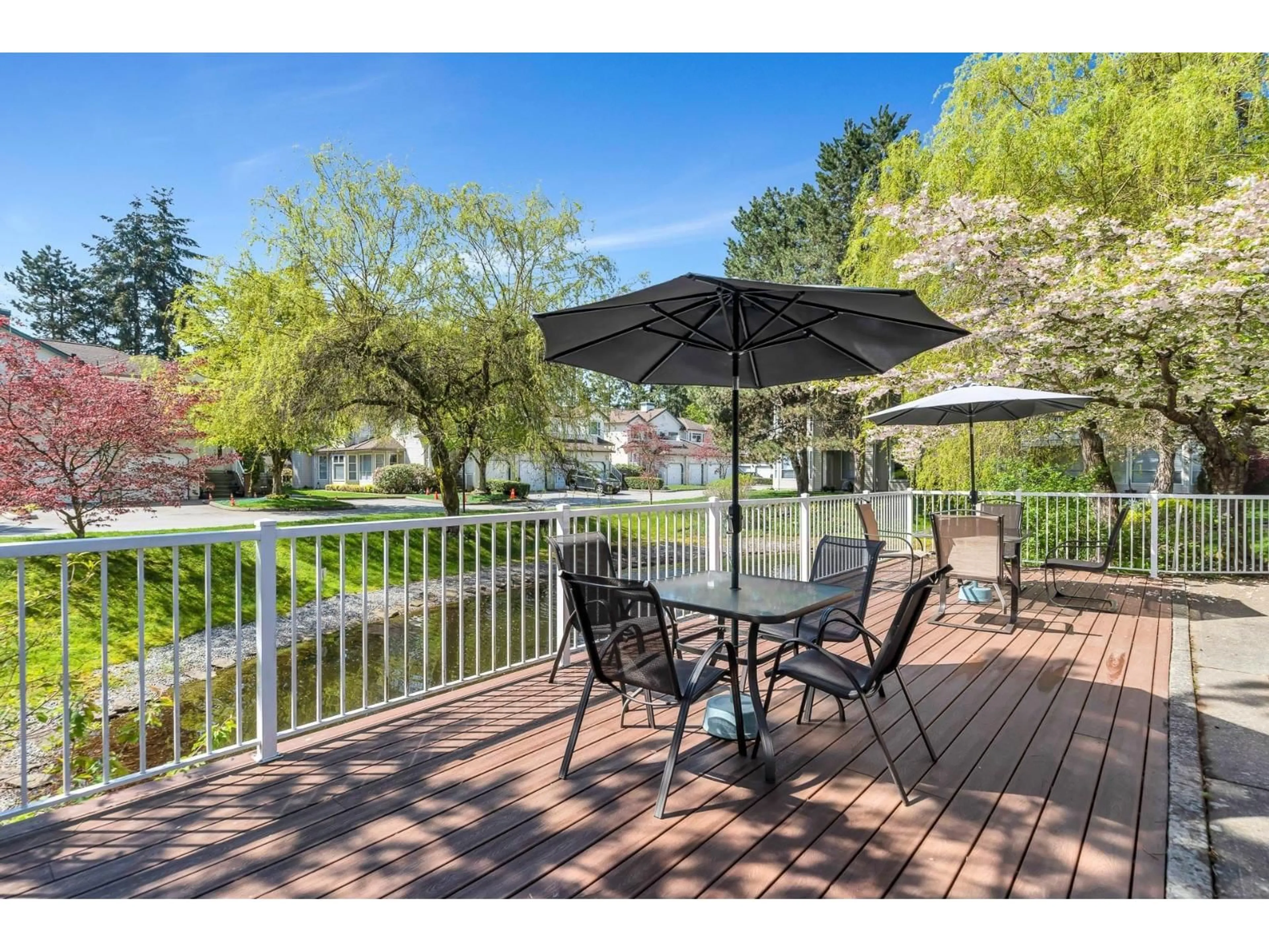 Patio, water/lake/river/ocean view for 21 - 10038 150, Surrey British Columbia V3R0M8