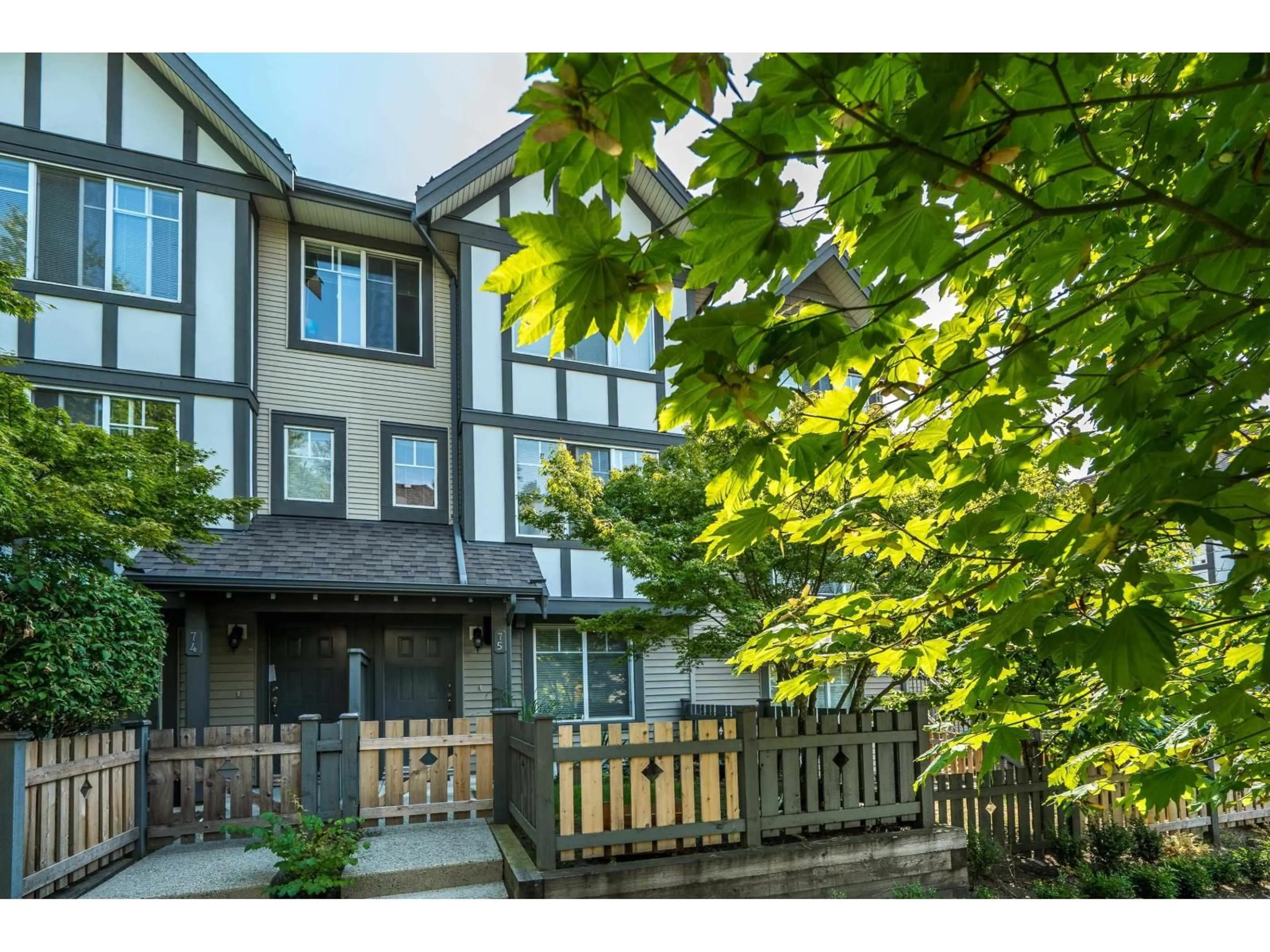 Patio, street for 75 - 20038 70, Langley British Columbia V2Y0B4