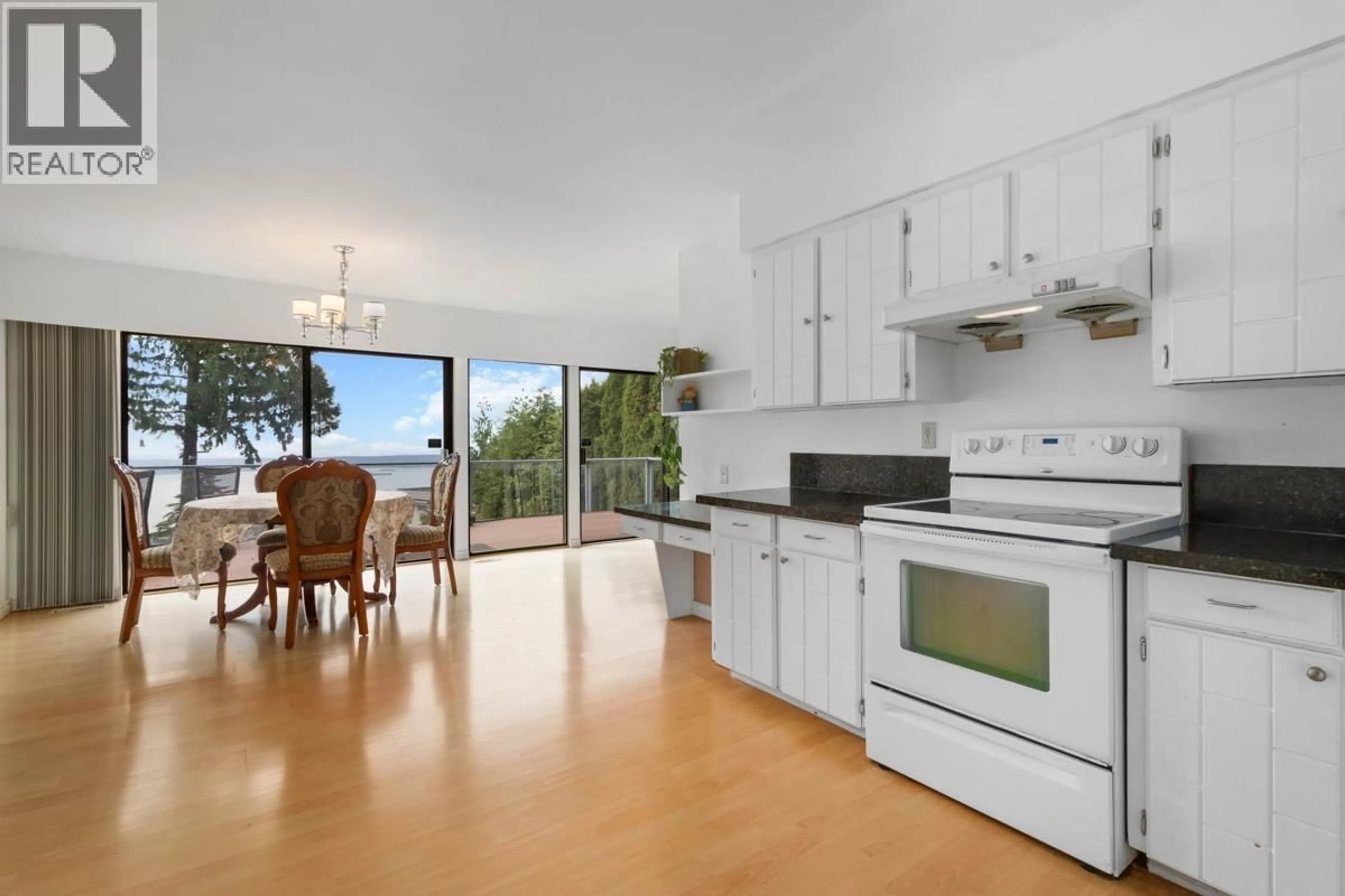 Open concept kitchen, unknown for 1456 CHARTWELL DRIVE, West Vancouver British Columbia V7S2S1