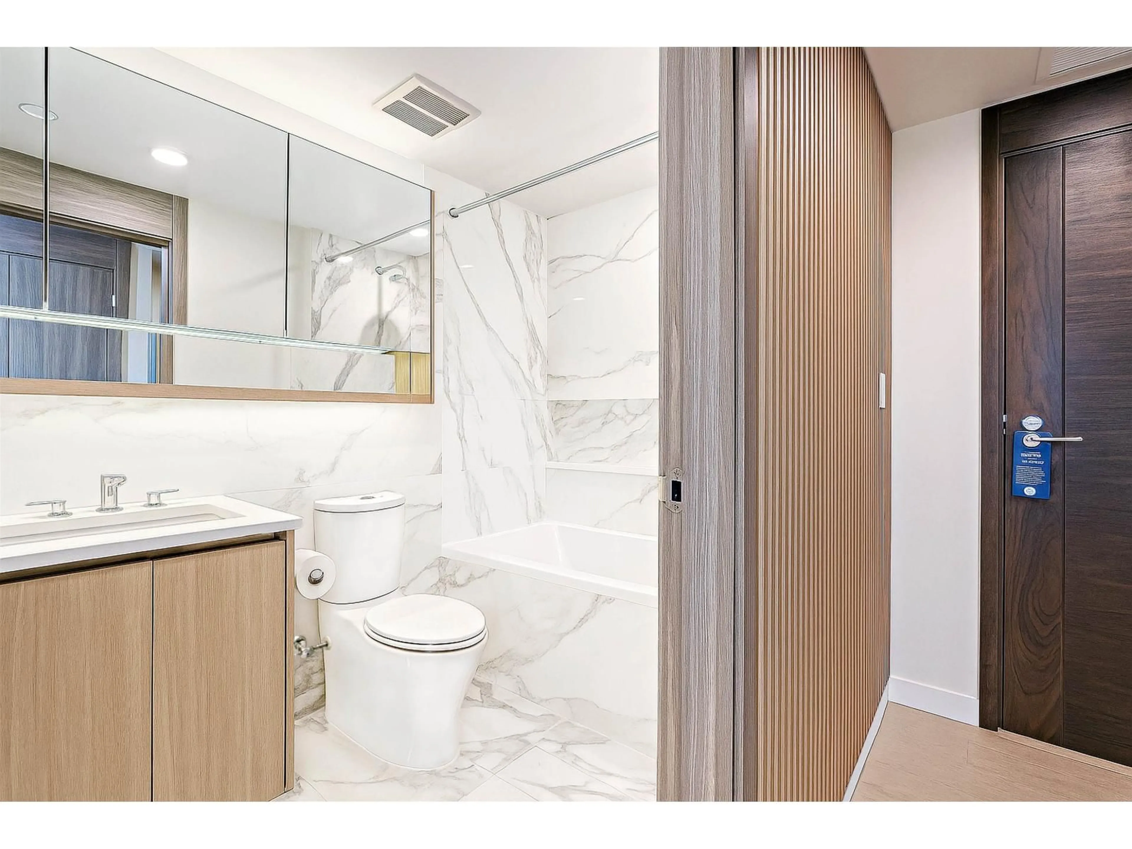 Standard bathroom, ceramic/tile floor for 805 - 13768 100, Surrey British Columbia V3T0V2