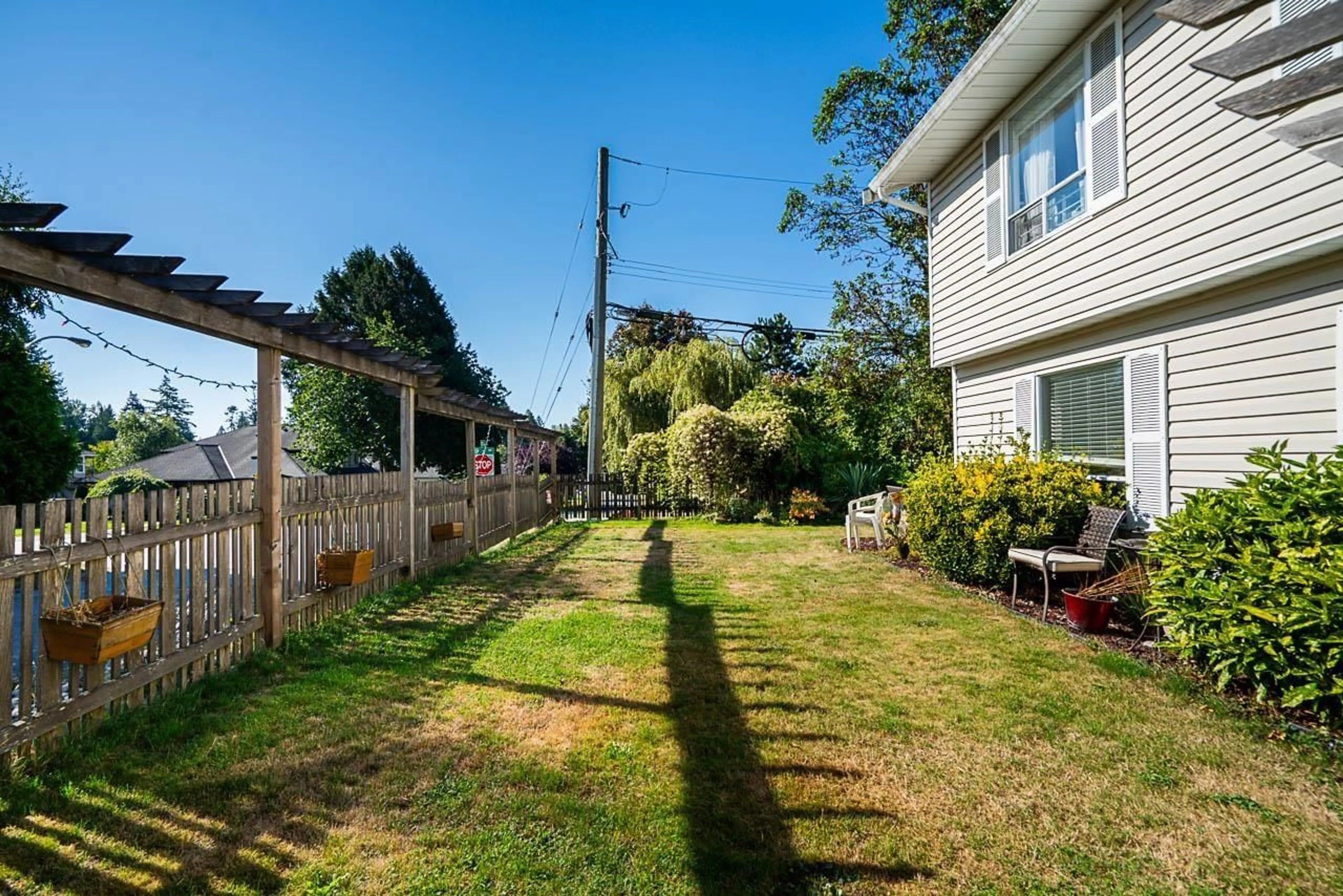 Patio, street for 16143 9, Surrey British Columbia V4A8R4