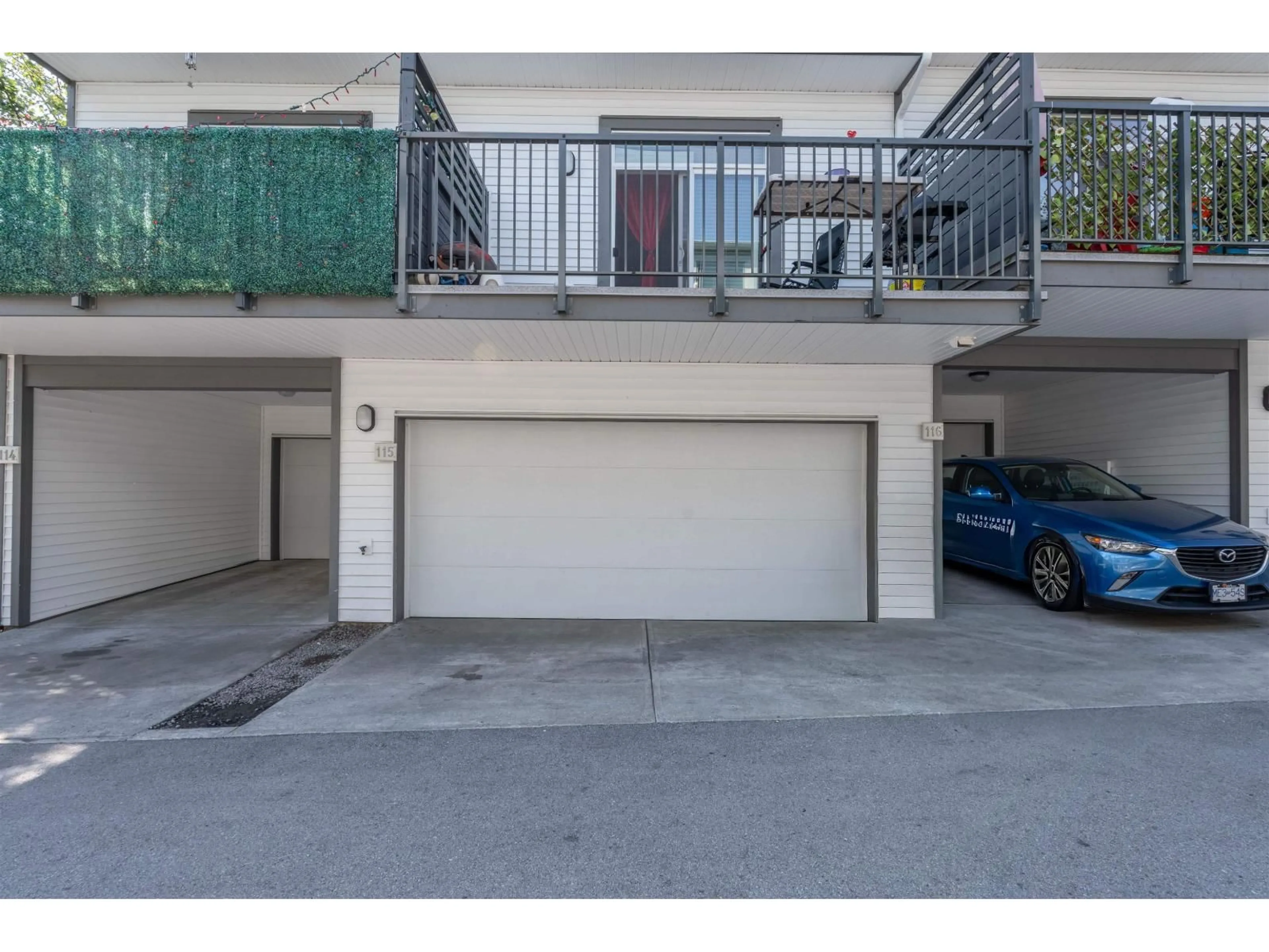 Indoor garage for 115 - 8168 136A, Surrey British Columbia V3W2Z6