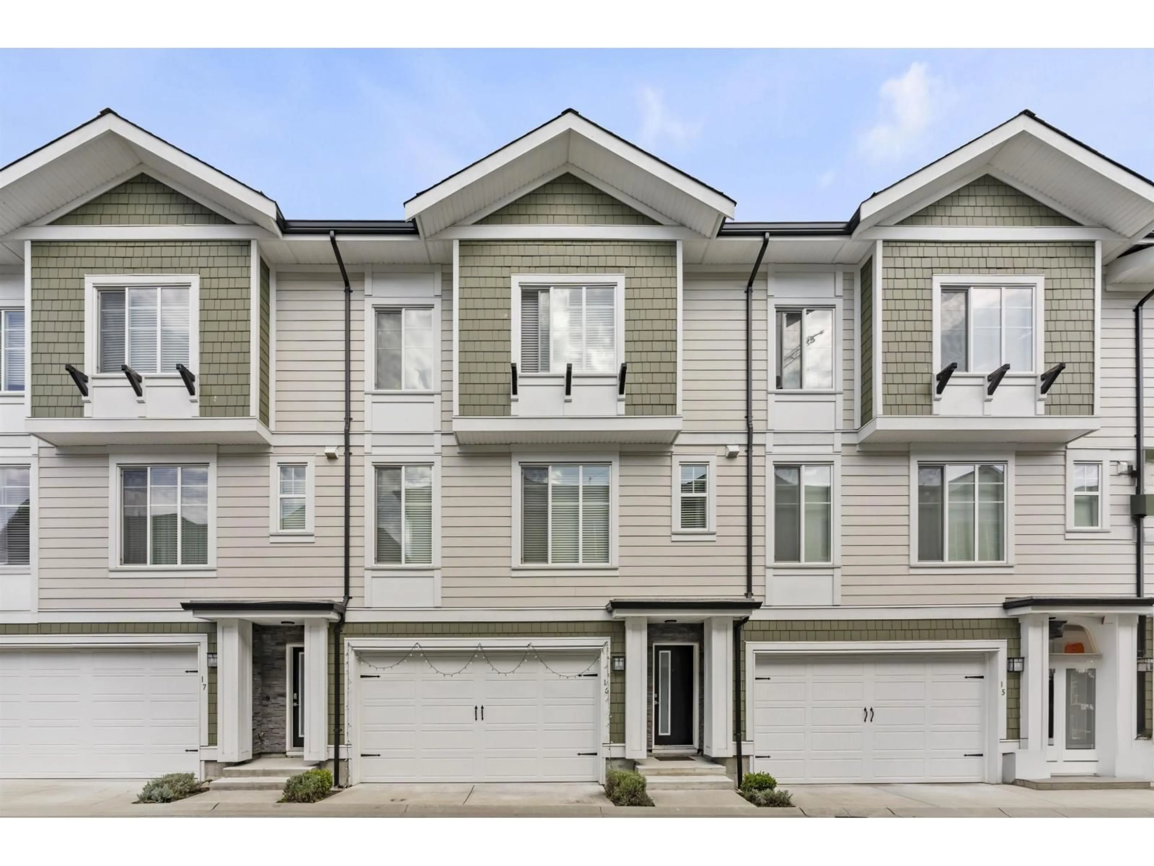 Home with vinyl exterior material, street for 16 - 14499 64, Surrey British Columbia V3S1X5