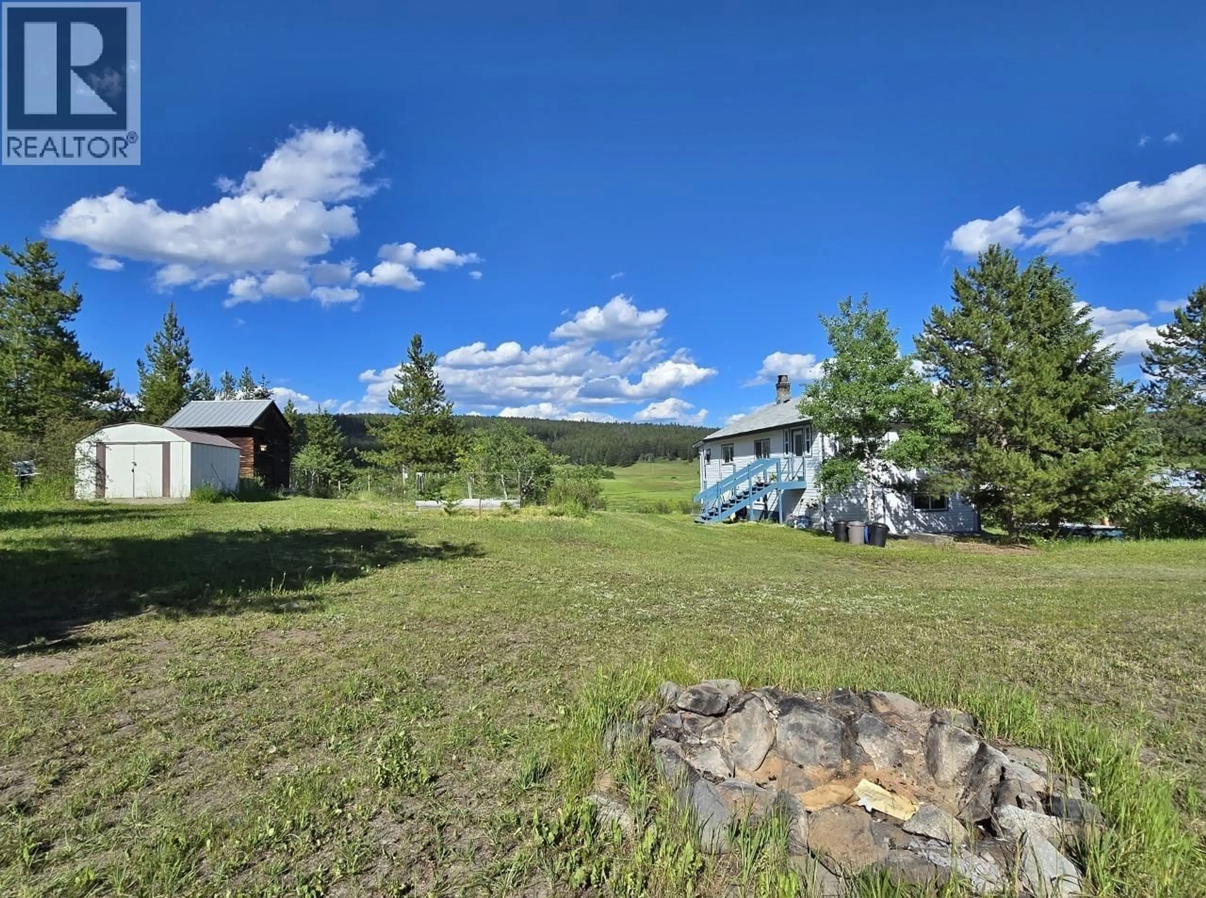 A pic from outside/outdoor area/front of a property/back of a property/a pic from drone, mountain view for 2752 ENTERPRISE ROAD, Williams Lake British Columbia V0K1T1