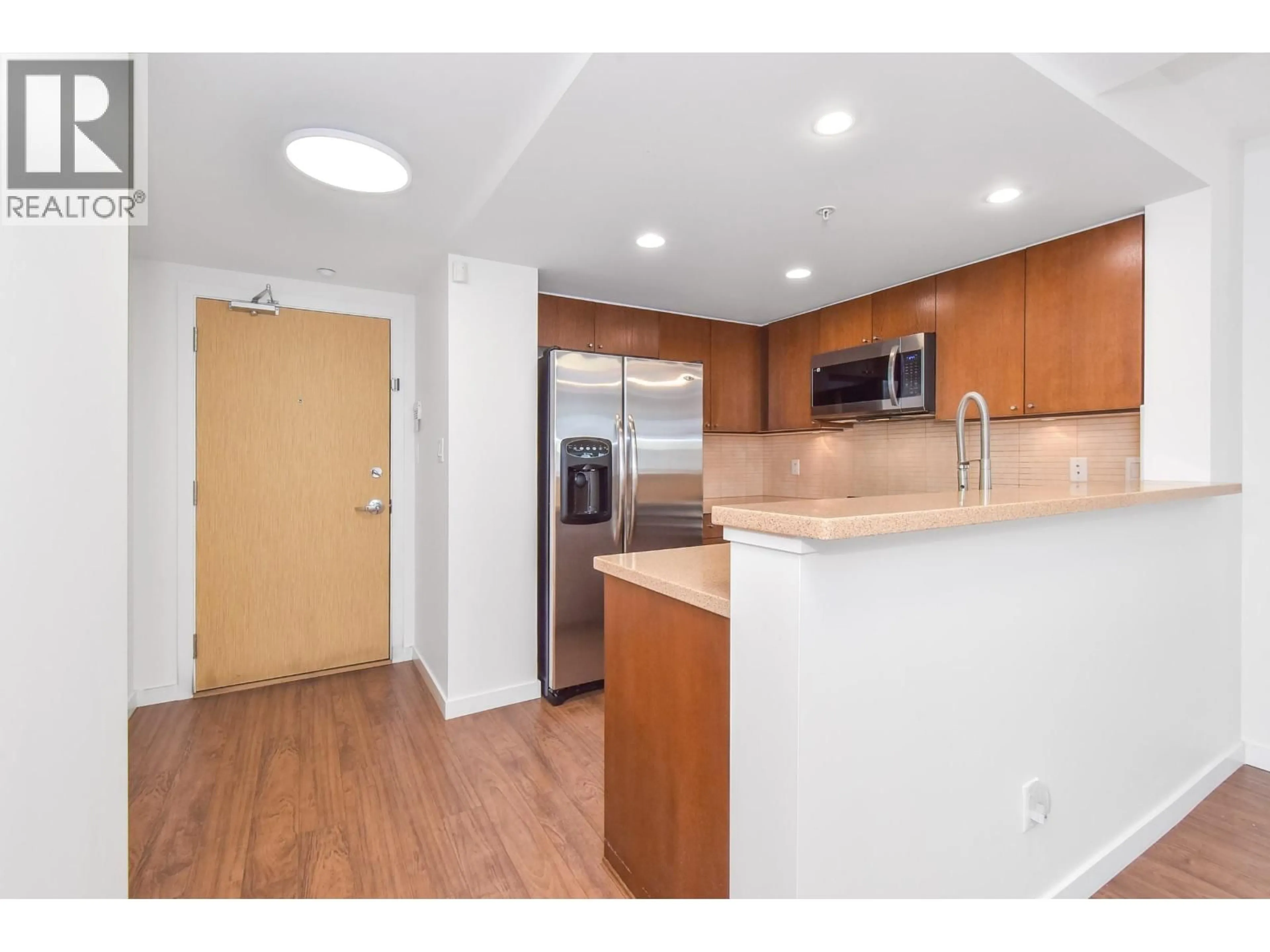 Standard kitchen, wood/laminate floor for 804 - 8120 LANSDOWNE ROAD, Richmond British Columbia V6X0A1
