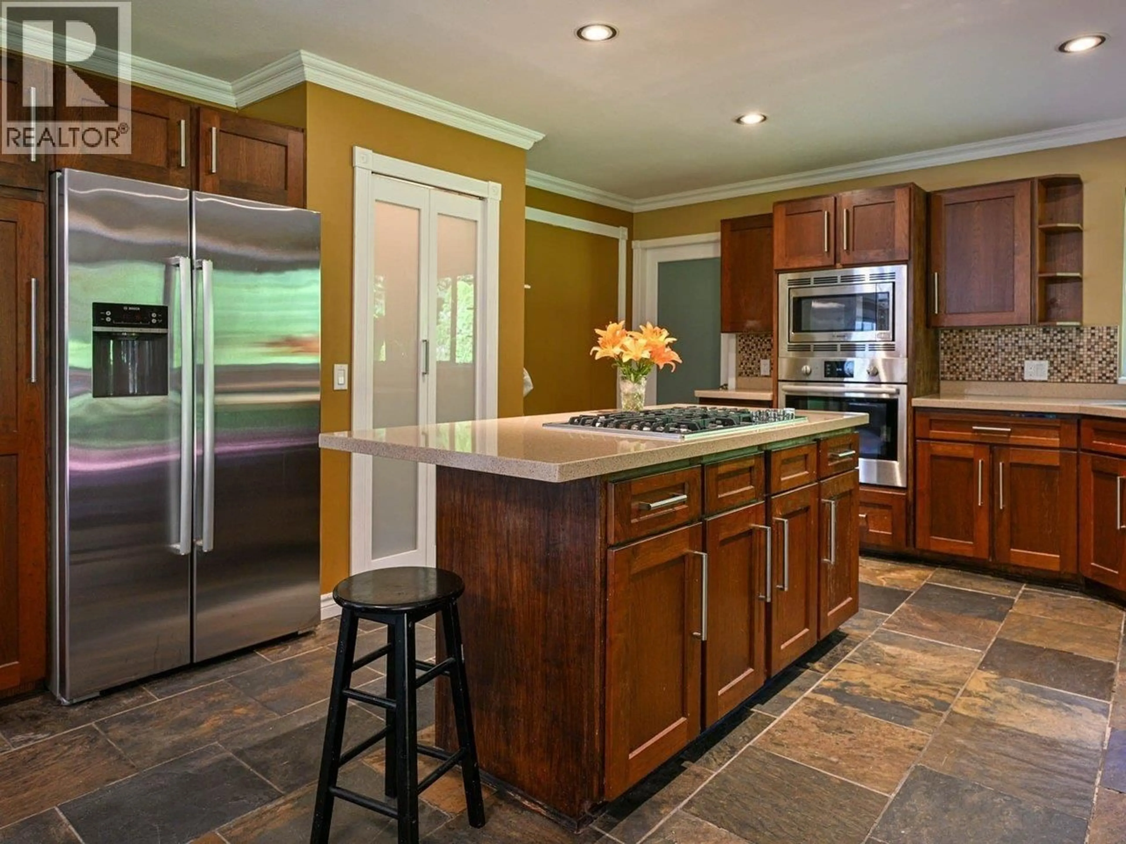 Open concept kitchen, ceramic/tile floor for 1422 MAGNOLIA PLACE, Coquitlam British Columbia V3H4S8