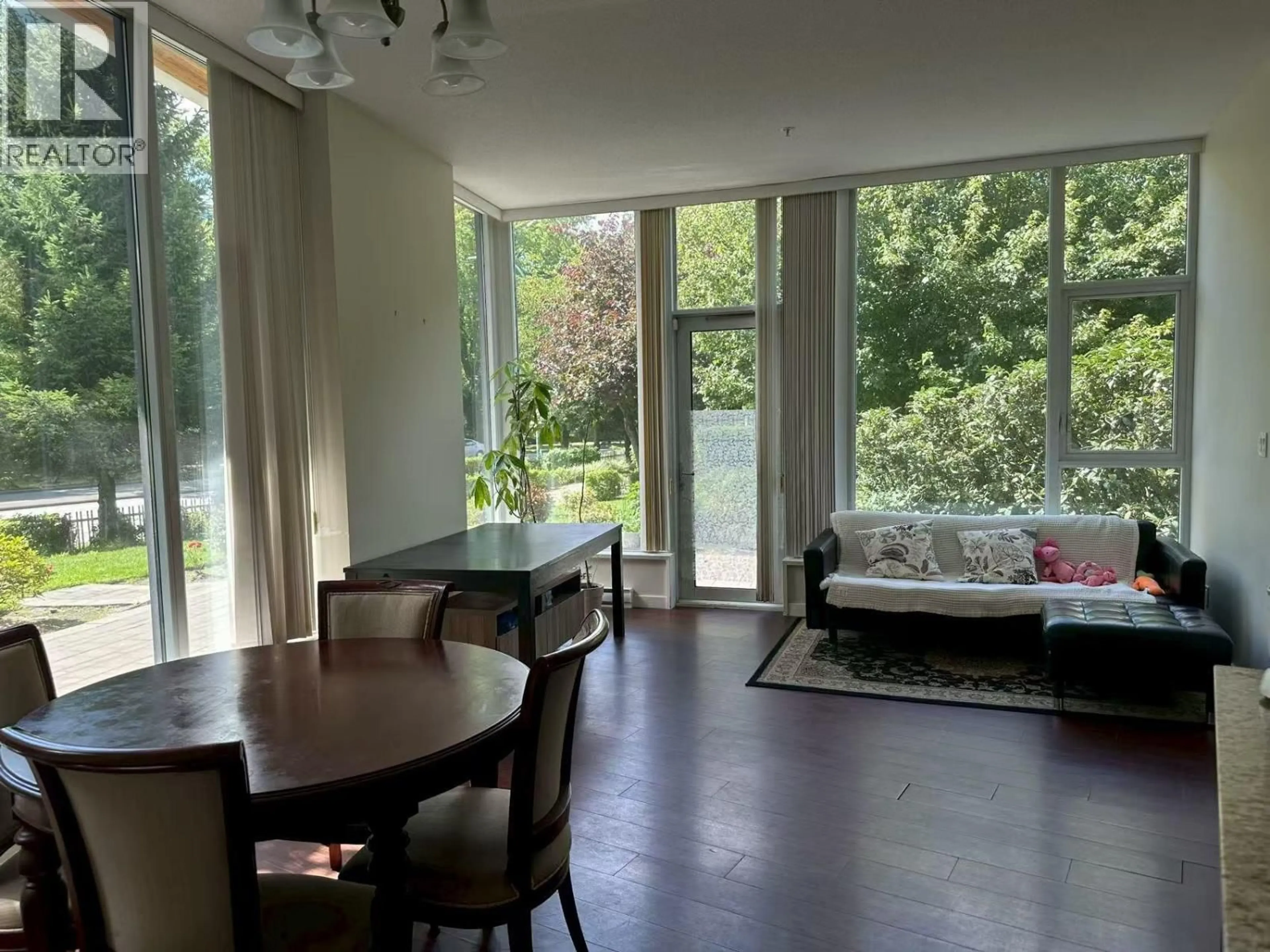 A pic of a room for 107 - 6688 ARCOLA STREET, Burnaby British Columbia V5E0B3