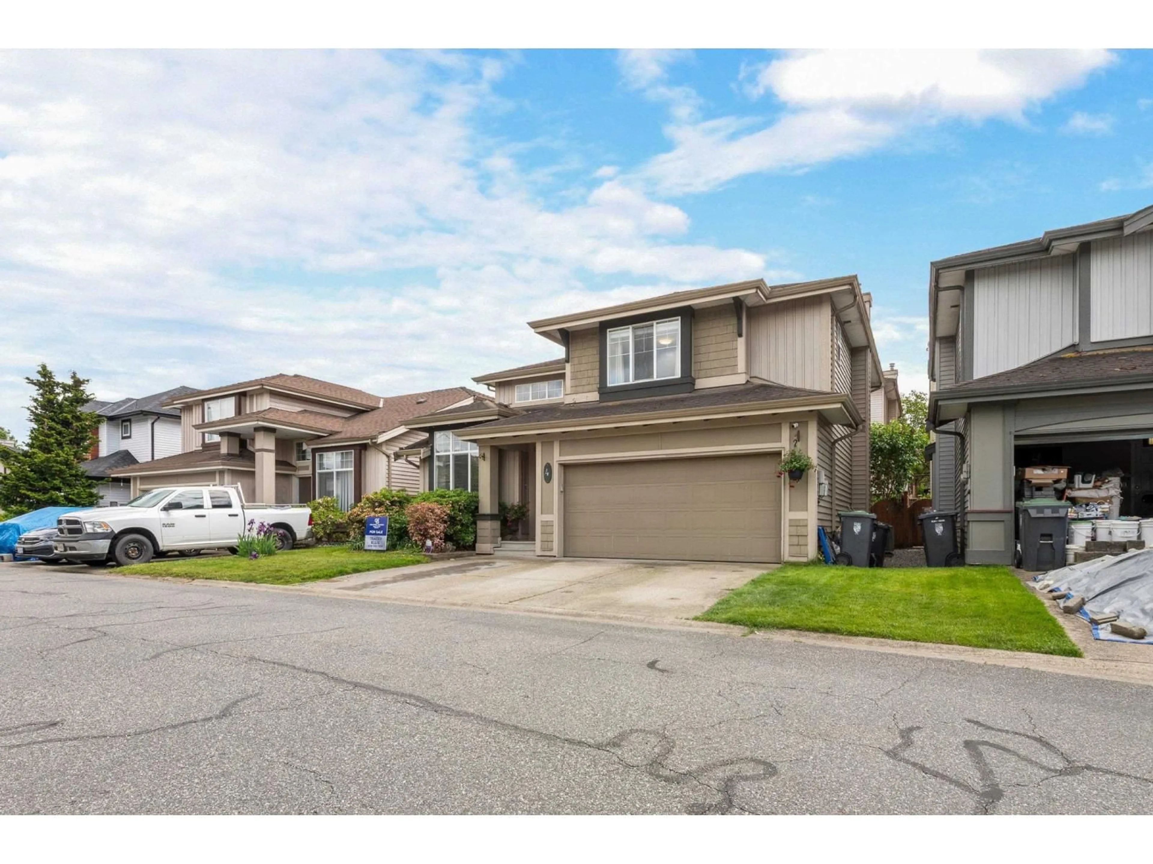 A pic from outside/outdoor area/front of a property/back of a property/a pic from drone, street for 4 - 20292 96, Langley British Columbia V3V6A0