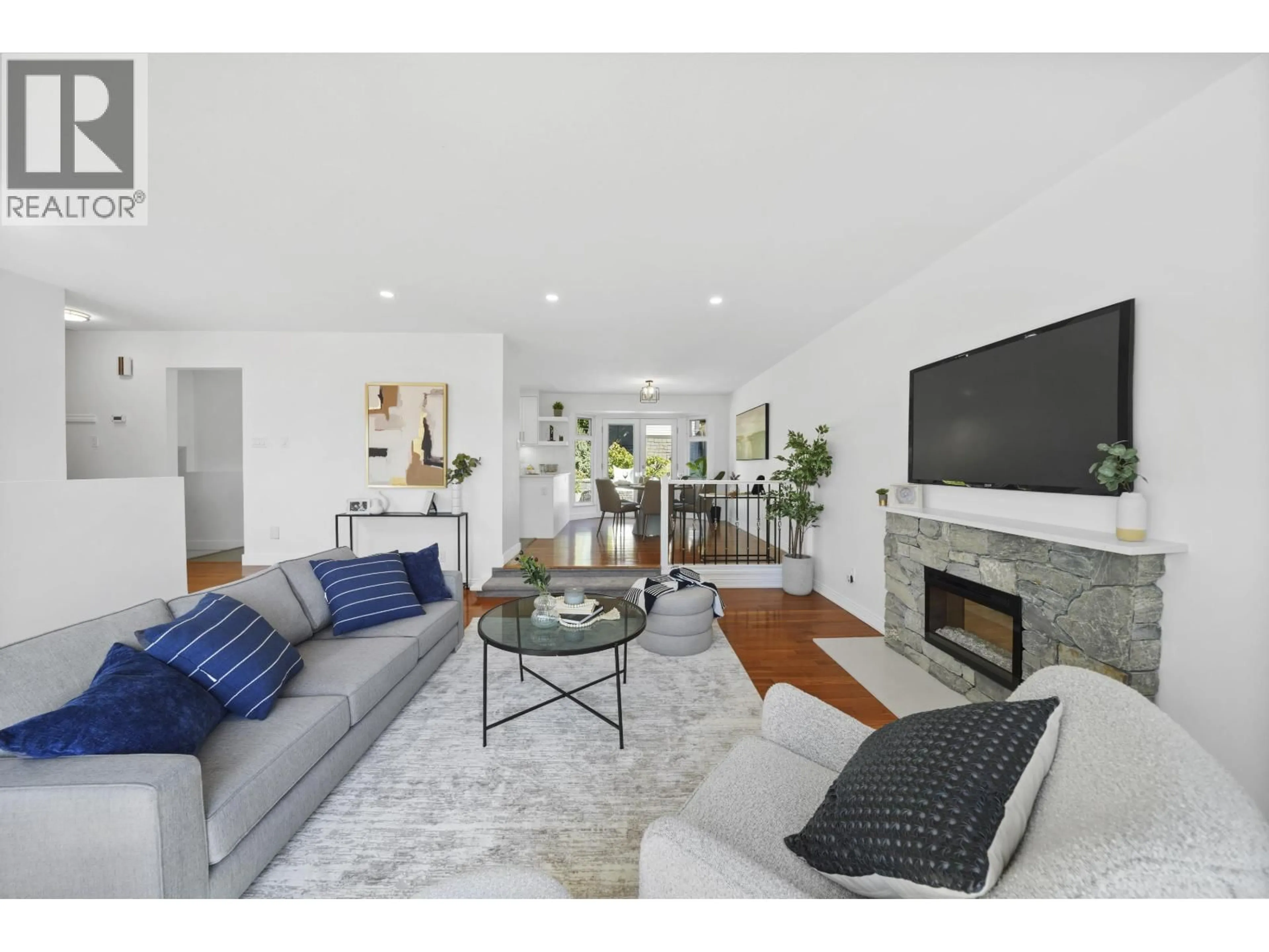 Living room with furniture, unknown for 2541 BLUEBELL AVENUE, Coquitlam British Columbia V3E2H5