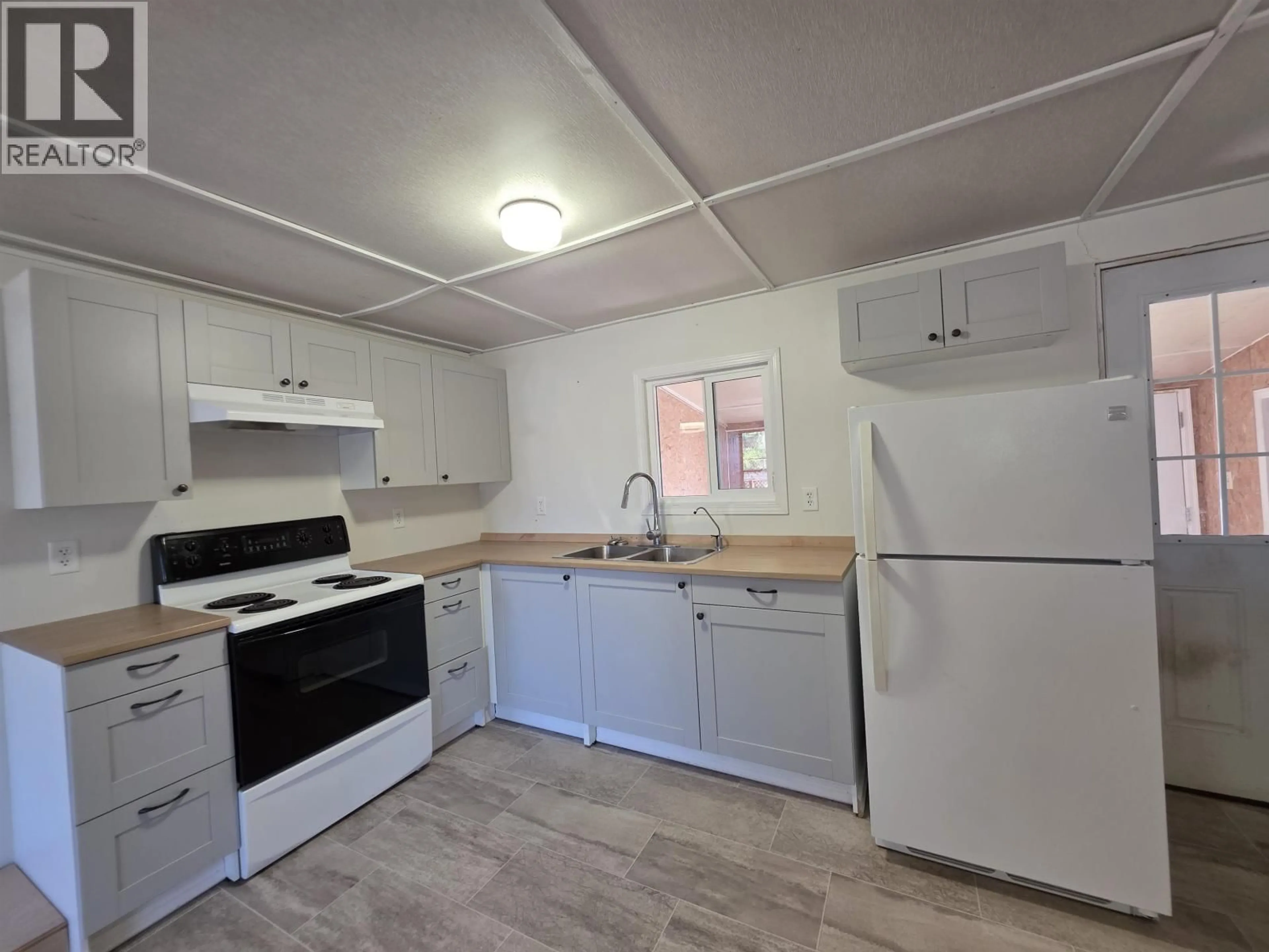 Standard kitchen, unknown for 356 CONNAUGHT STREET, Vanderhoof British Columbia V0J3A0
