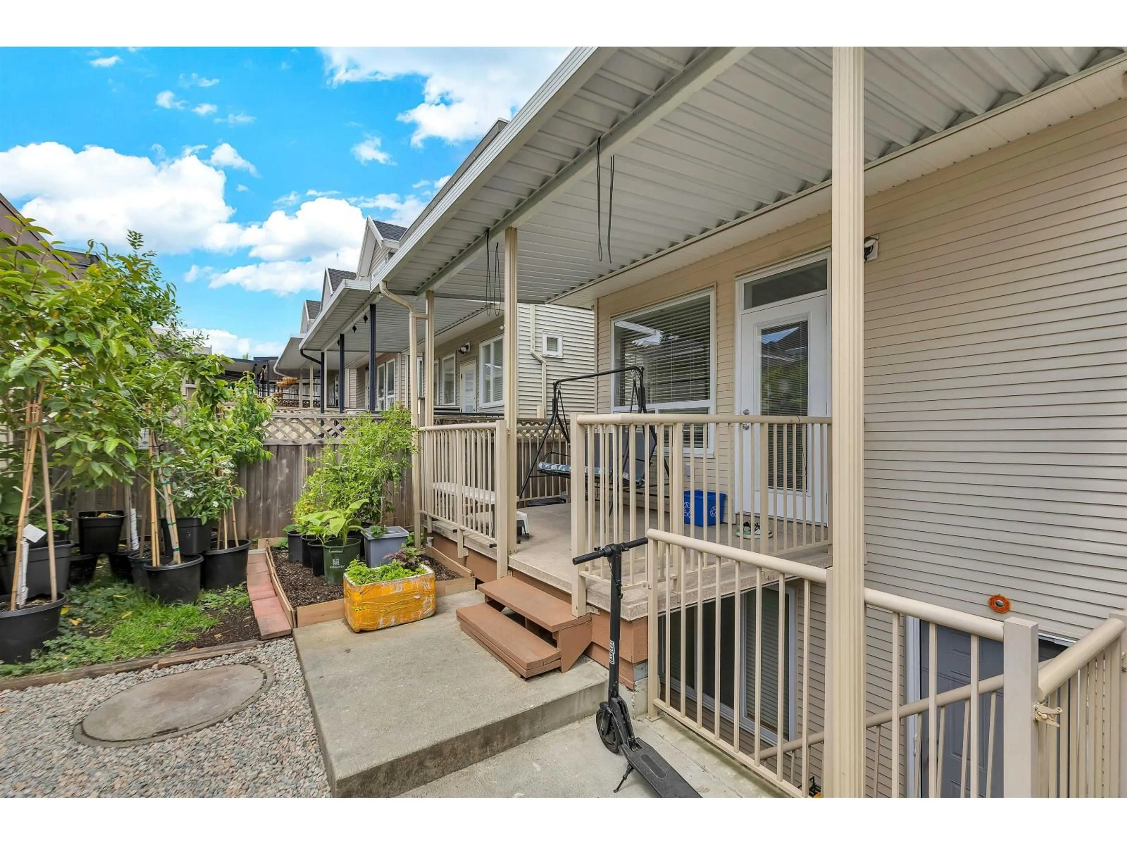 Patio, street for 14838 72, Surrey British Columbia V3S2G1